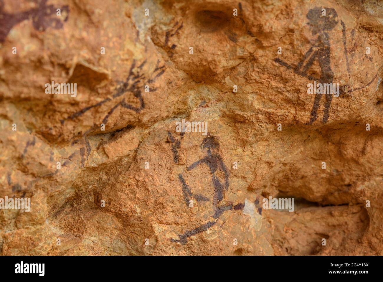 Pitture rupestri di Abrics de l'Ermita, vicino all'eremo Ermita de la Pietat, di circa 8000 anni, patrimonio dell'umanità dell'UNESCO (Ulldecona) Foto Stock