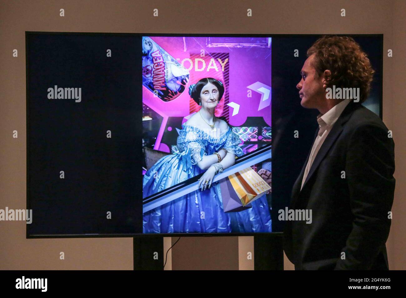 Londra UK 24 giugno 2021 Allota Money Pauline al centro commerciale Est €40.000-60.000 USD. Bonhams ospiterà la prima collaborazione curata al mondo tra una piattaforma di arte digitale e una casa d'aste, offrendo per la prima volta una vendita esclusiva di NFT, dal titolo CryptOGs: The Pioneers of NFT Art, Paul Quezada-Neiman/Alamy Live News Foto Stock