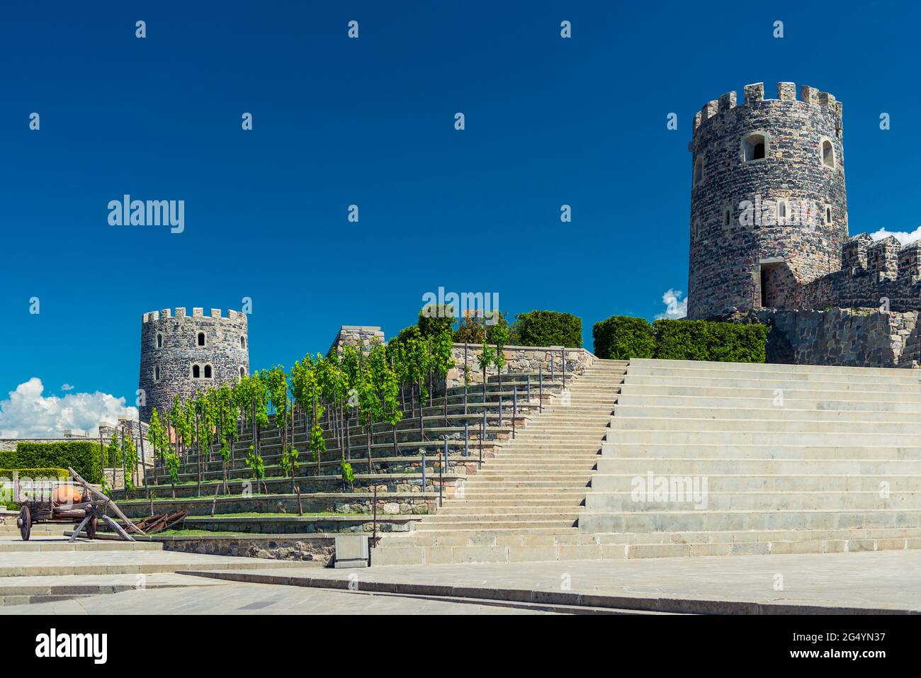 Il castello medievale di Rabat ad Akhaltsikhe è famoso luogo turistico georgiano in un giorno di sole, Georgia Foto Stock