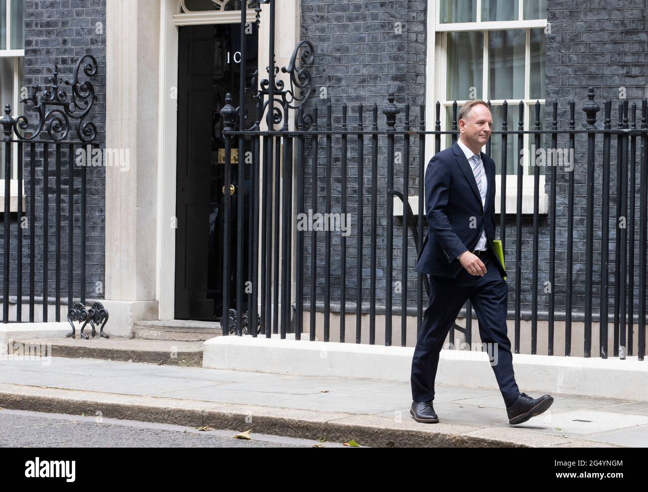 Sir Simon Stevens, Chief Executive di NHS England, lascia 10 Downing Street dopo un incontro Foto Stock