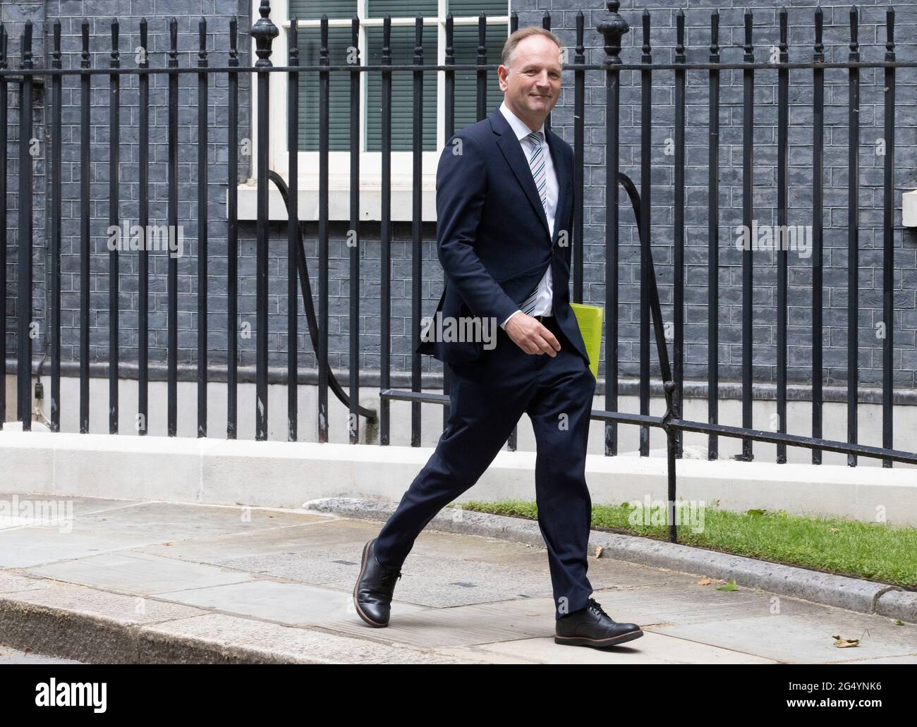 Sir Simon Stevens, Chief Executive di NHS England, lascia 10 Downing Street dopo un incontro Foto Stock