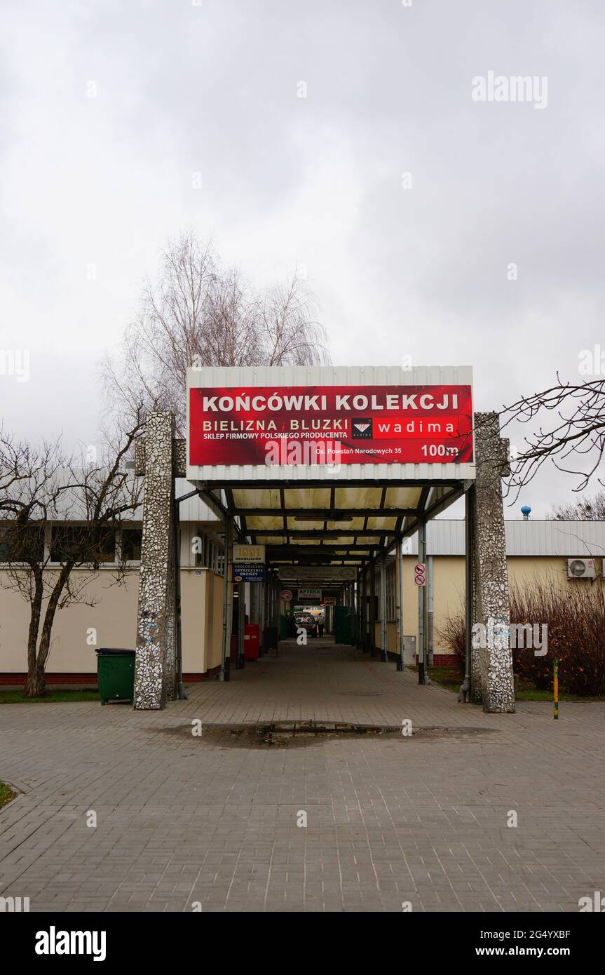 POZNAN, POLONIA - 03 gennaio 2015: Ingresso a una passeggiata per lo shopping Foto Stock