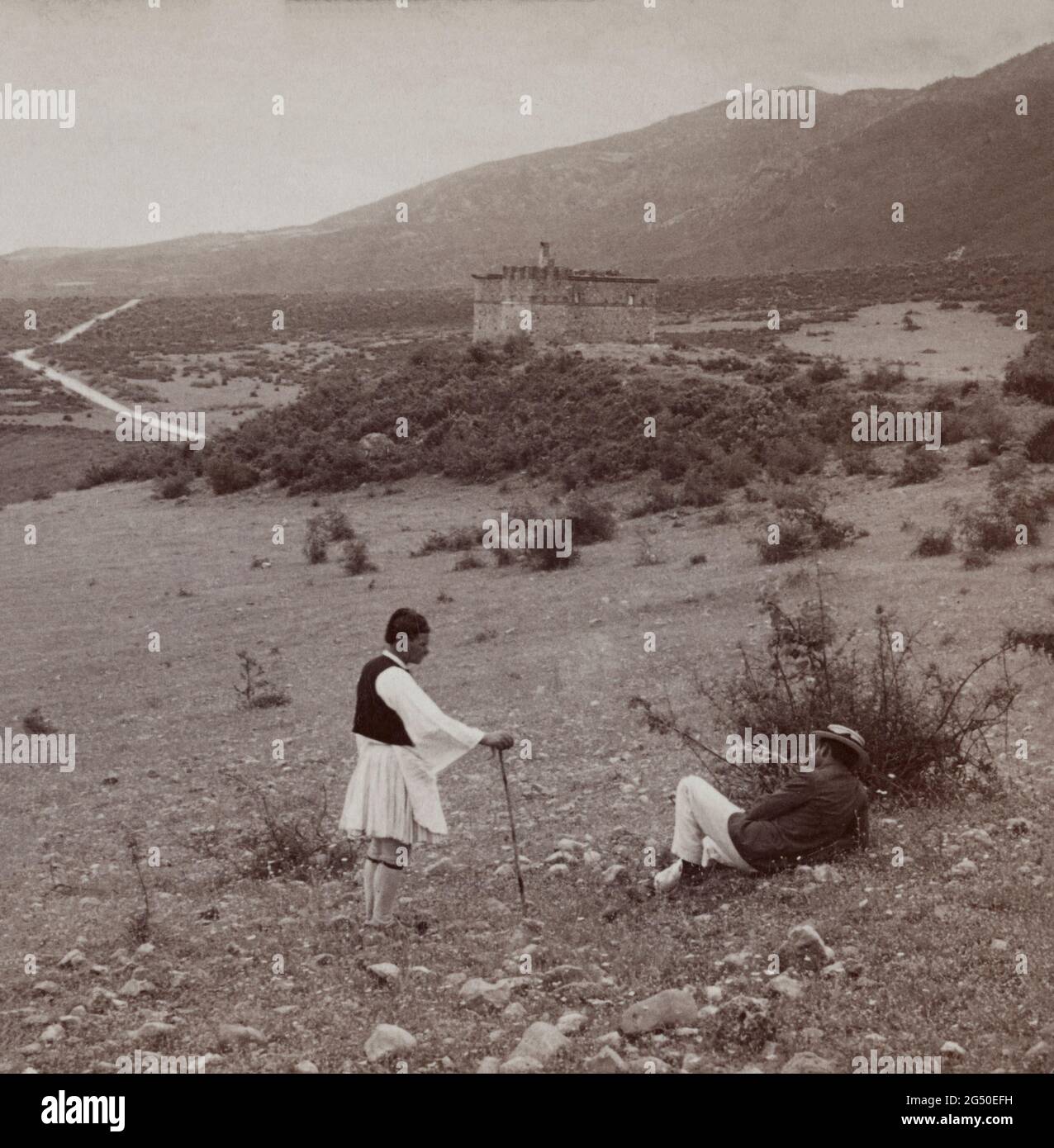 Foto d'epoca di un monumento intorno al campo di battaglia di Thermopylae. Grecia. 1900 Foto Stock