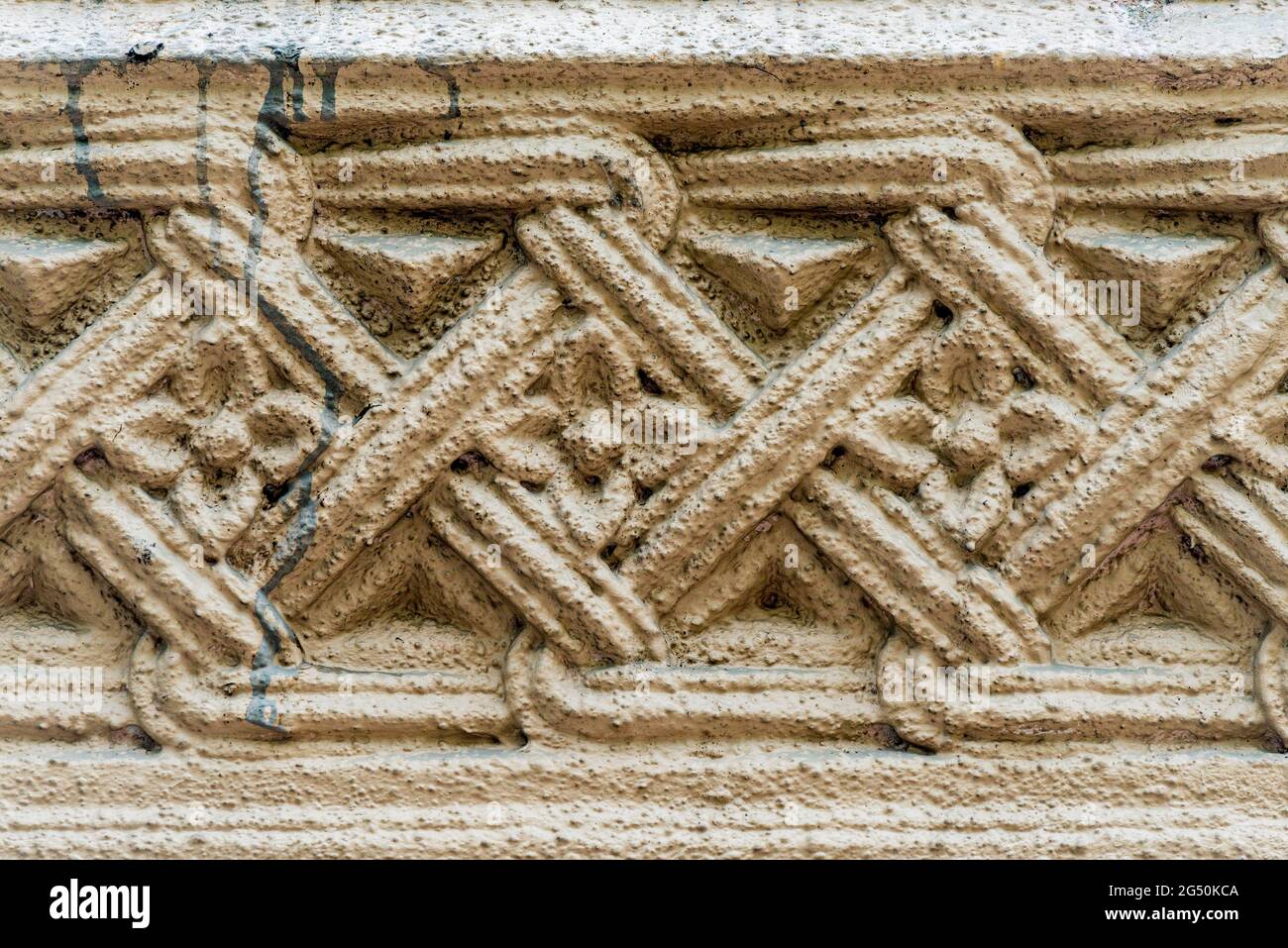 Elementi di decorazione architettonica di edifici, stucco in gesso, struttura delle pareti, intonaco e motivi. Foto Stock