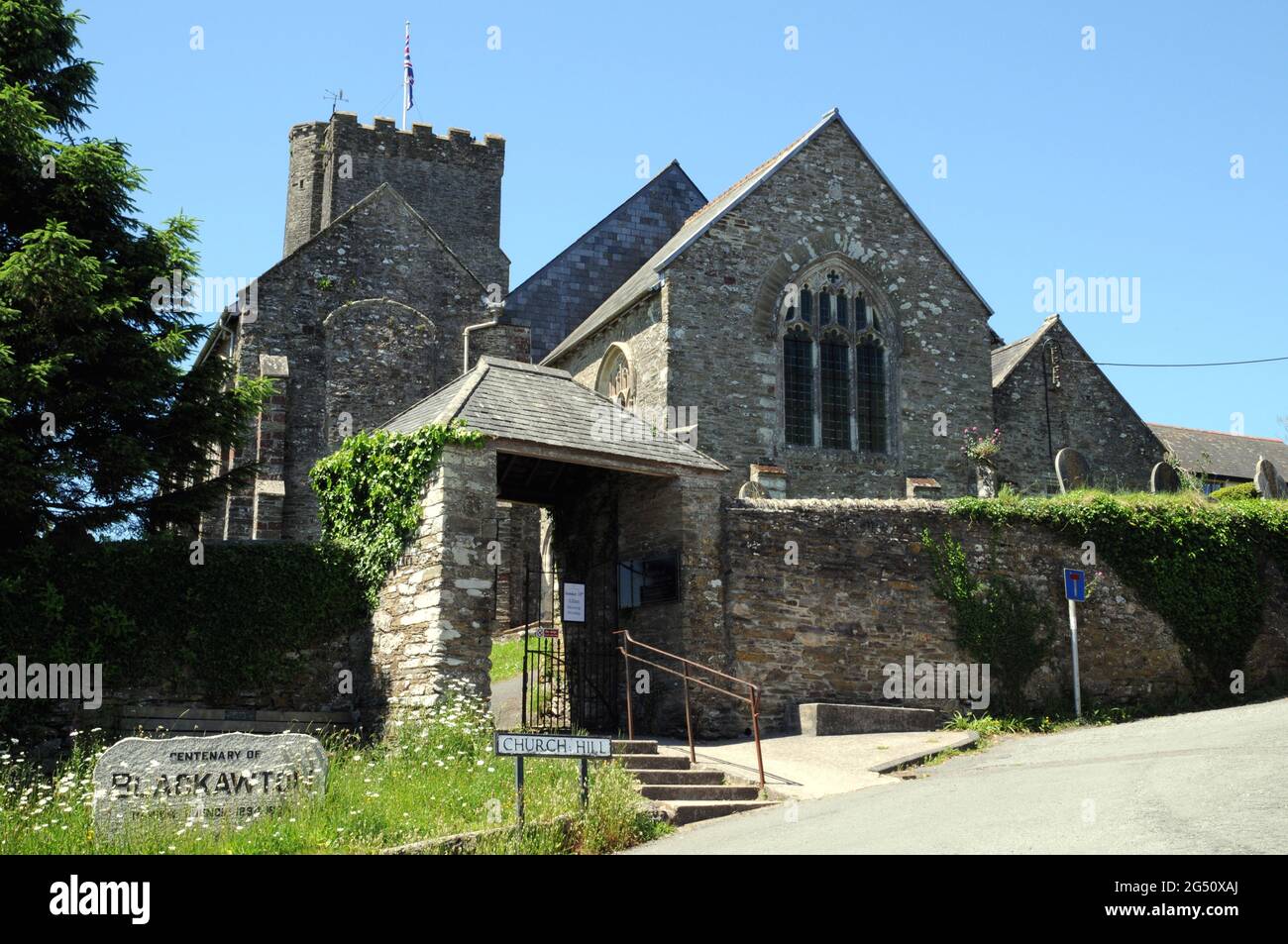 La chiesa parrocchiale di San Michele nel piccolo villaggio di Blackawton, nel distretto di South Hams di Devon. La chiesa è un edificio classificato di grado 1. Foto Stock