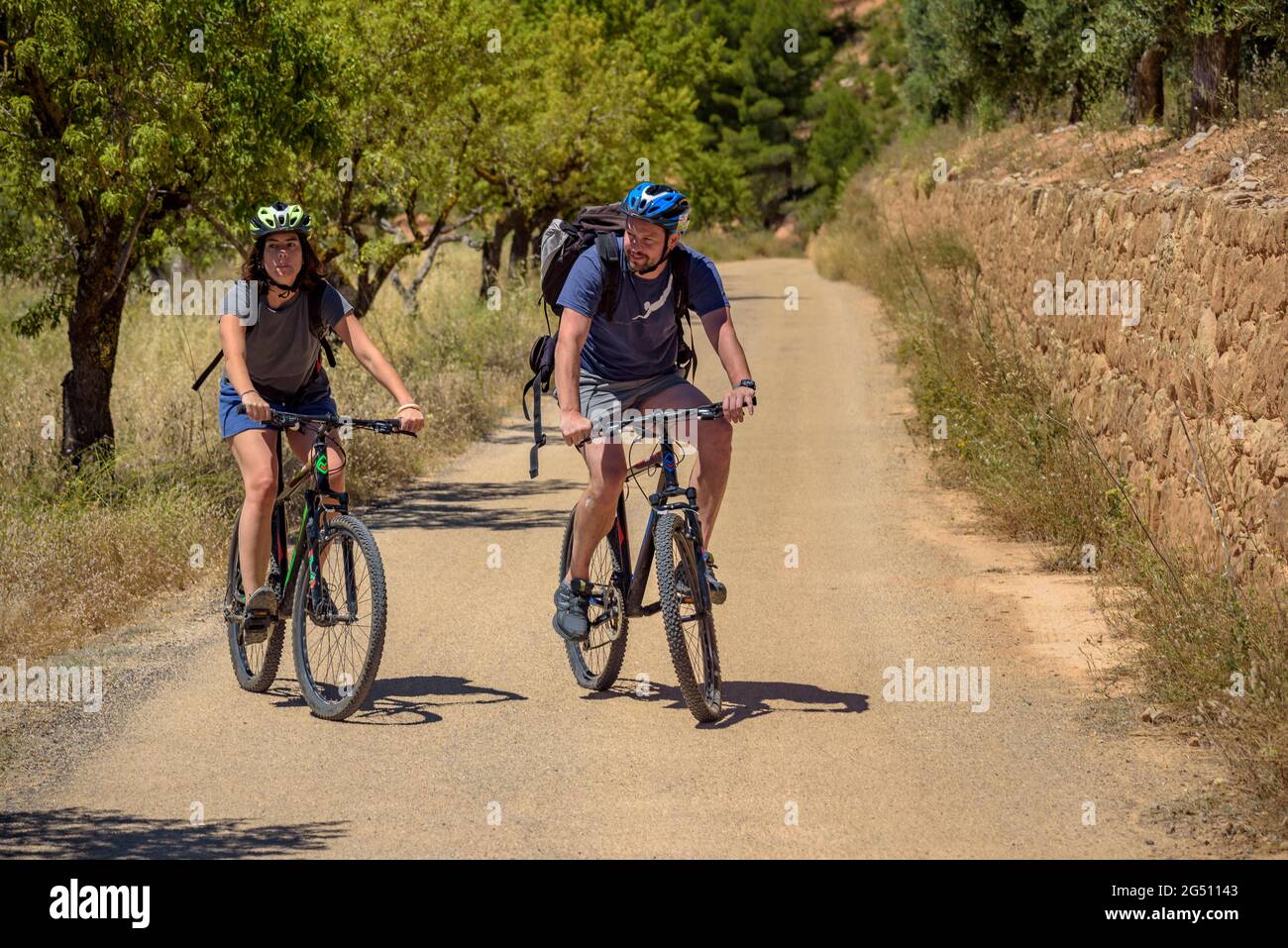 Pedalando sulla greenway Val de Zafán da Horta de Sant Joan ai villaggi di Bot (Terra alta, Catalogna, Spagna) ESP: Ciclismo en la Vía Verde Val de Zafán Foto Stock