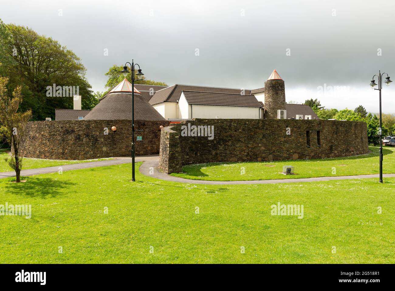 Il Teatro Folcloristico Nazionale Siamsa Tire presso il parco cittadino di Tralee, County Kerry, Irlanda a partire da giugno 2021 Foto Stock