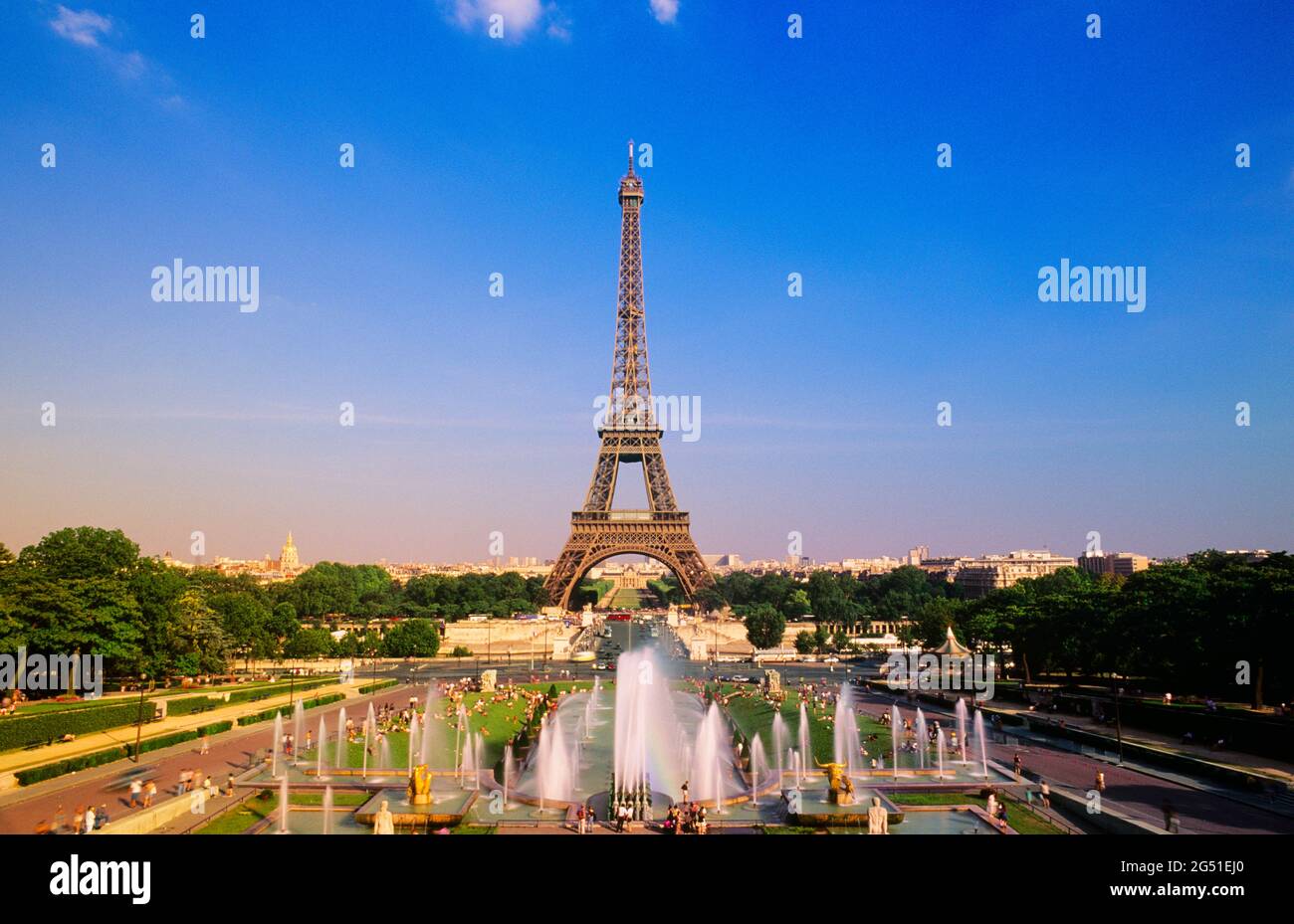 Torre Eiffel e fontane al Quartier du Trocadero, Parigi, Francia Foto Stock