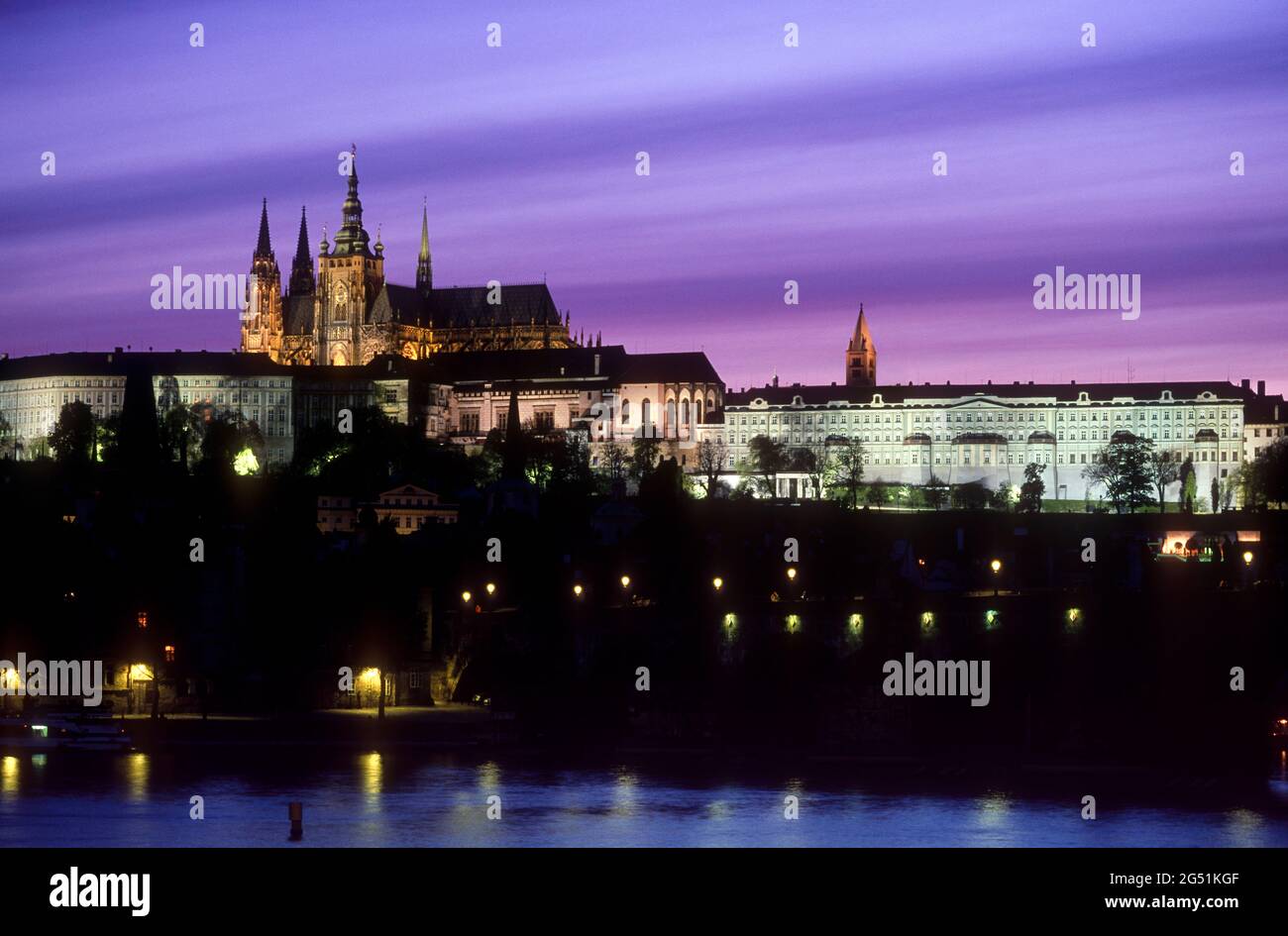 Il Castello di Praga di notte, Praga, Repubblica Ceca Foto Stock