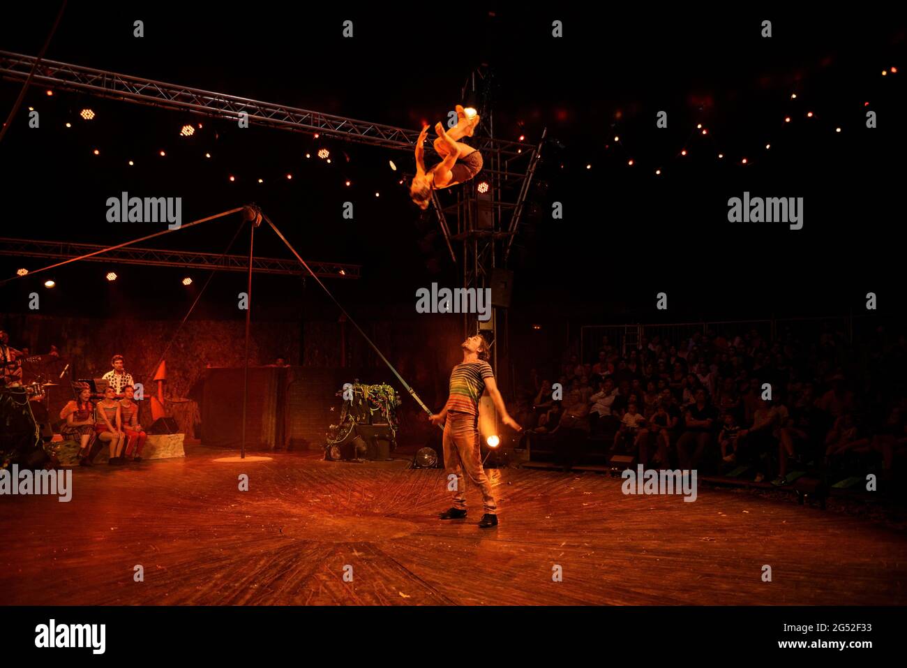 Spettacolo circense del clown Tortell Poltrona nel Circ Cric, ai piedi del Montseny (Barcellona, Catalogna, Spagna) ESP: Espectáculo del Circ Cric Foto Stock