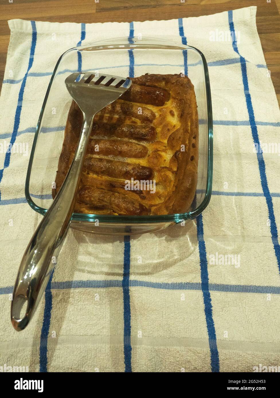 Toad in the Hole pronto a servire Foto Stock