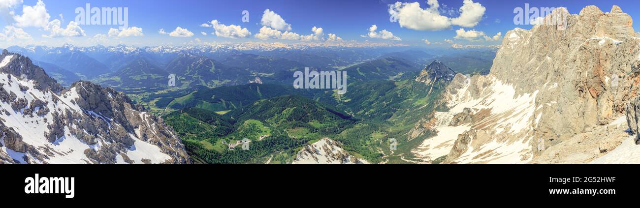 180° Vista panoramica dalla funivia di Dachstein alle alpi Foto Stock