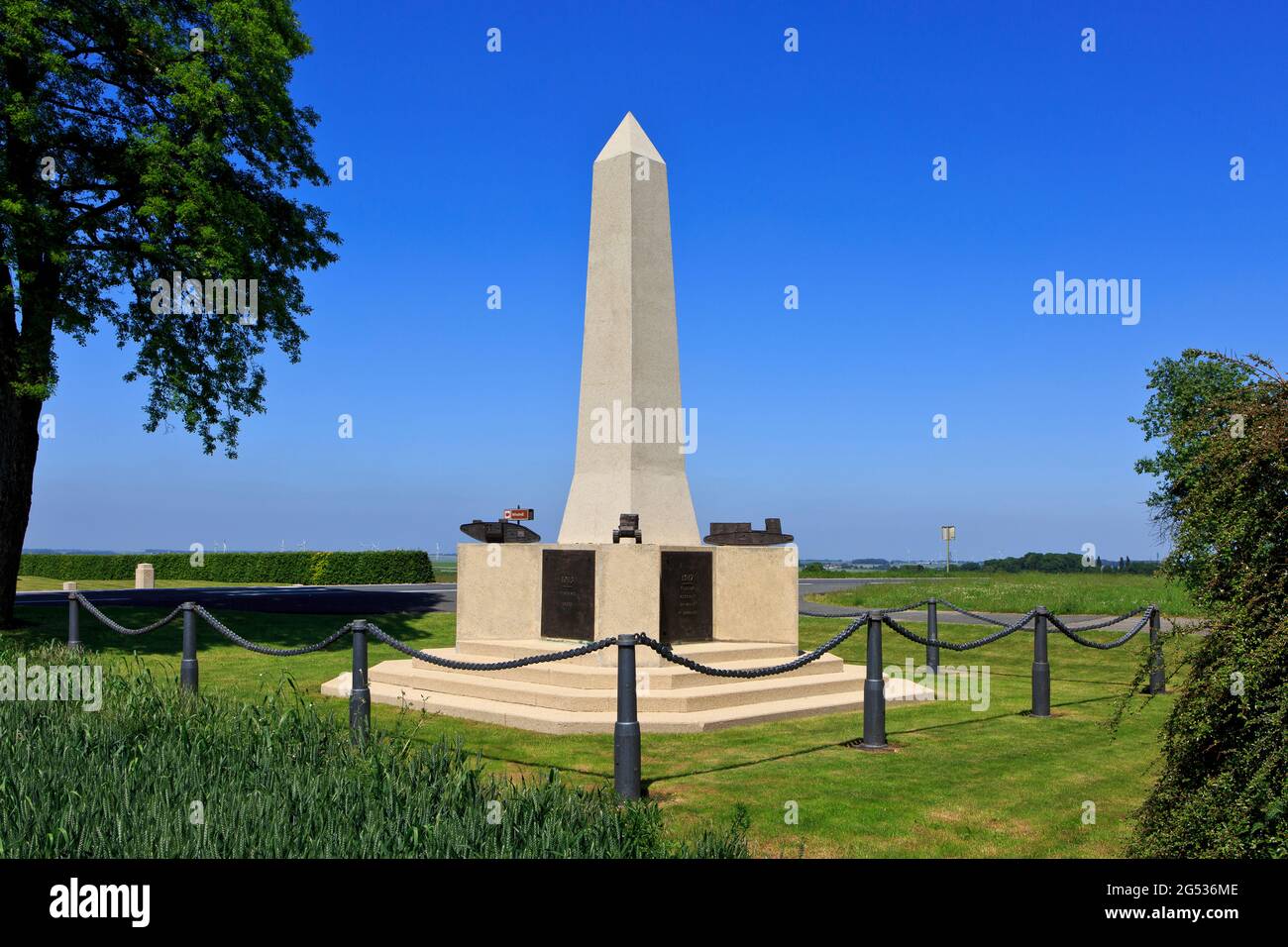 Il primo Monumento ai carri armati della guerra mondiale commemorava la prima battaglia di carri armati il 15 settembre 1916 a Pozieres (Somme), Francia Foto Stock