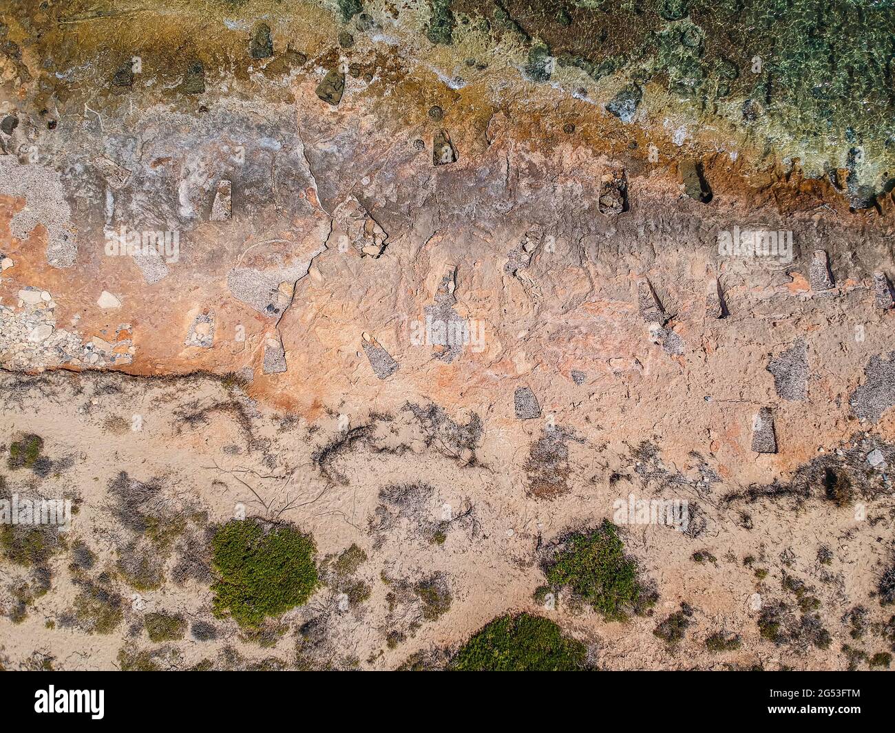 Iconica vista aerea sulla più antica città sommersa perduta di Pavlopetri a Laconia, Grecia. PavliPetri, di circa 5,000 anni, è la città più antica del Me Foto Stock