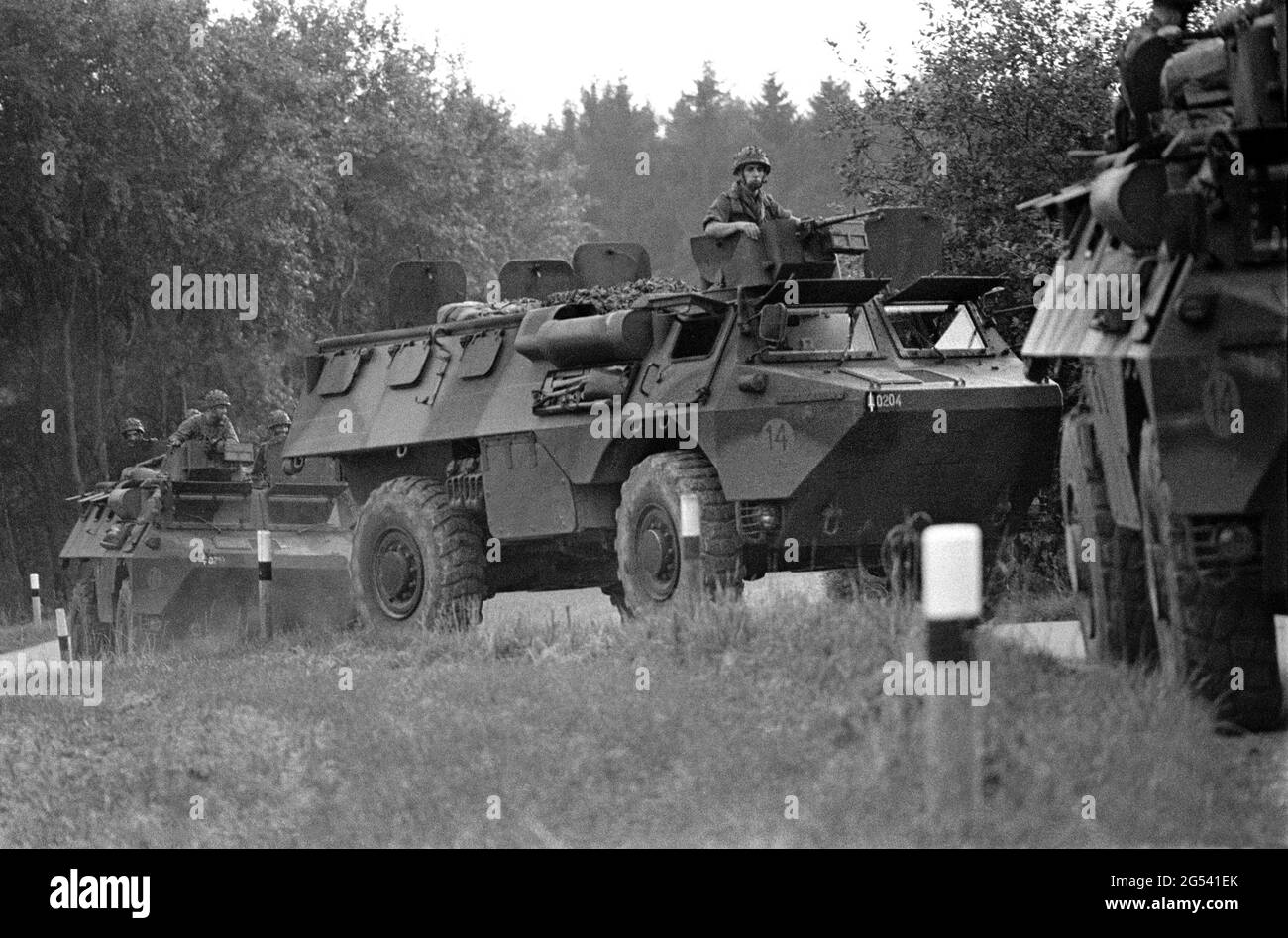Esercizio militare bilaterale franco-tedesco in Baviera, esercito francese Renault VAB veicolo blindato per il trasporto di fanteria, settembre 1987 - Associazione militare bilaterale franco-tedesca in Baviera, veicolo corazzato per il trasporto fanteria Renault VAB dell'esercizio francese, settembre 1987 Foto Stock