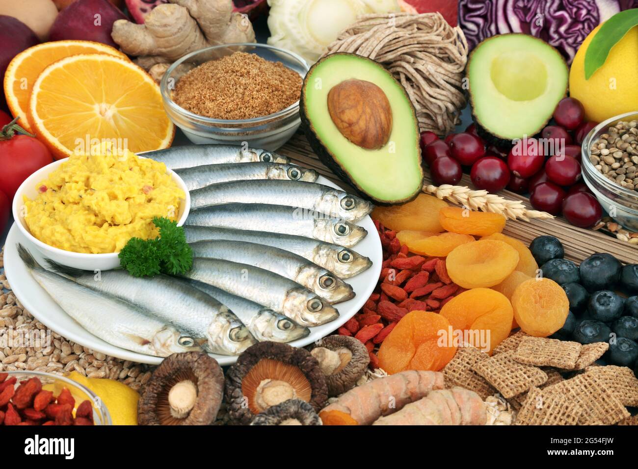 Alimenti sani per fitness & vitalità concetto alto in antiossidanti, proteine, omega 3, vitamine, minerali, antocianine e fibra. Foto Stock