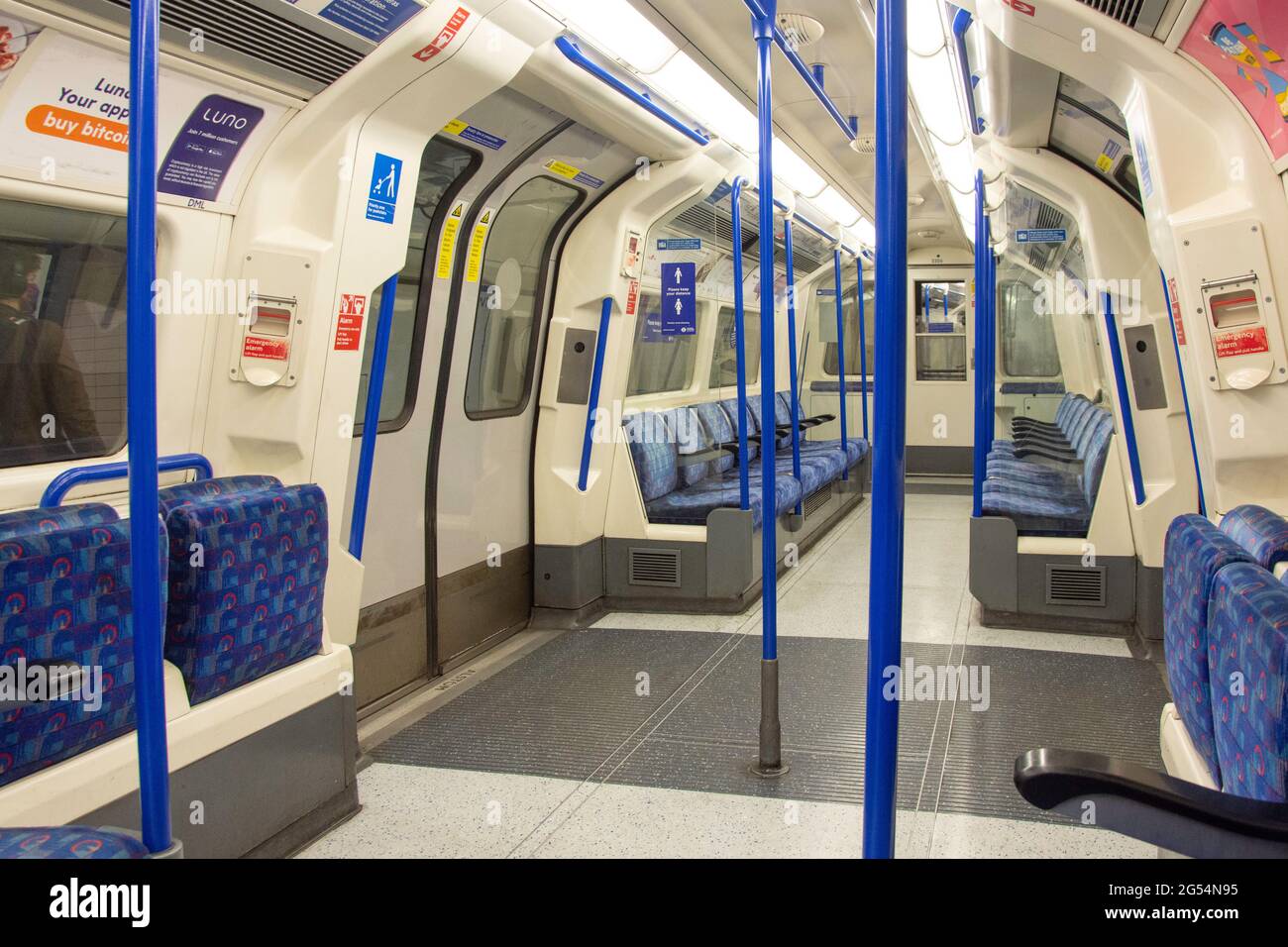 Empty Carriage interior, London Underground, Pimlico, City of Westminster, Greater London, Inghilterra, Regno Unito Foto Stock