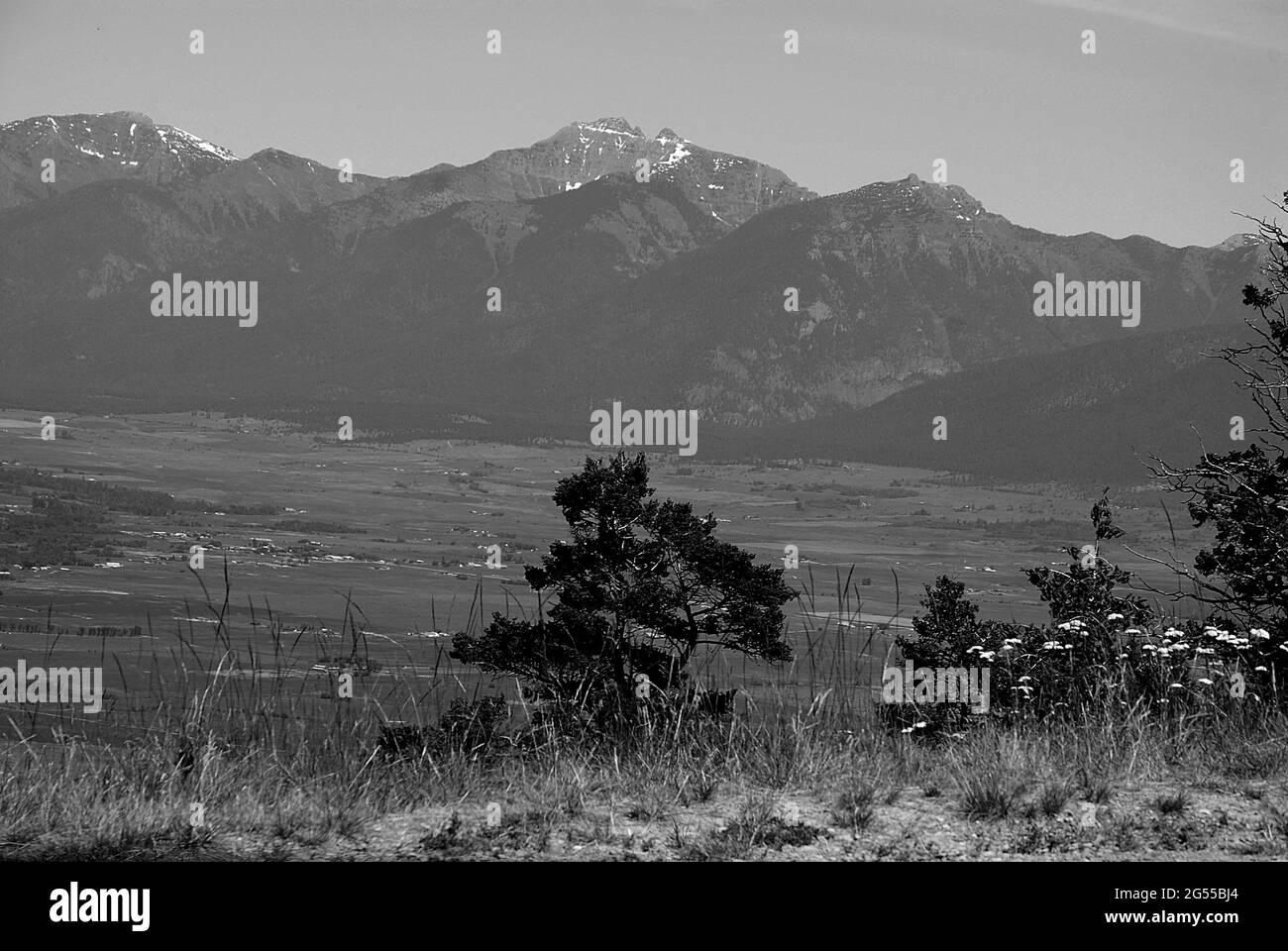 Valle di Flathead vicino a missoula /Montana 19 giugno 2016 valle nord valle di jako, valle di missione e valle di flathead e Flatea tribù reseration indiana Foto Stock