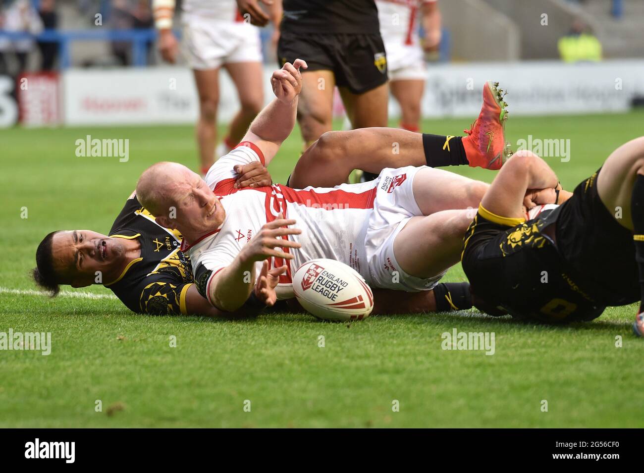 Warrington, Regno Unito. 25 Giugno 2021. Warrington, Regno Unito. 25 Giugno 2021. Liam Farrell d'Inghilterra segna il suo secondo tentativo a Warrington, Regno Unito, il 6/25/2021. (Foto di Richard Long/ RL Photography/News Images/Sipa USA) Credit: Sipa USA/Alamy Live News Credit: Sipa USA/Alamy Live News Foto Stock