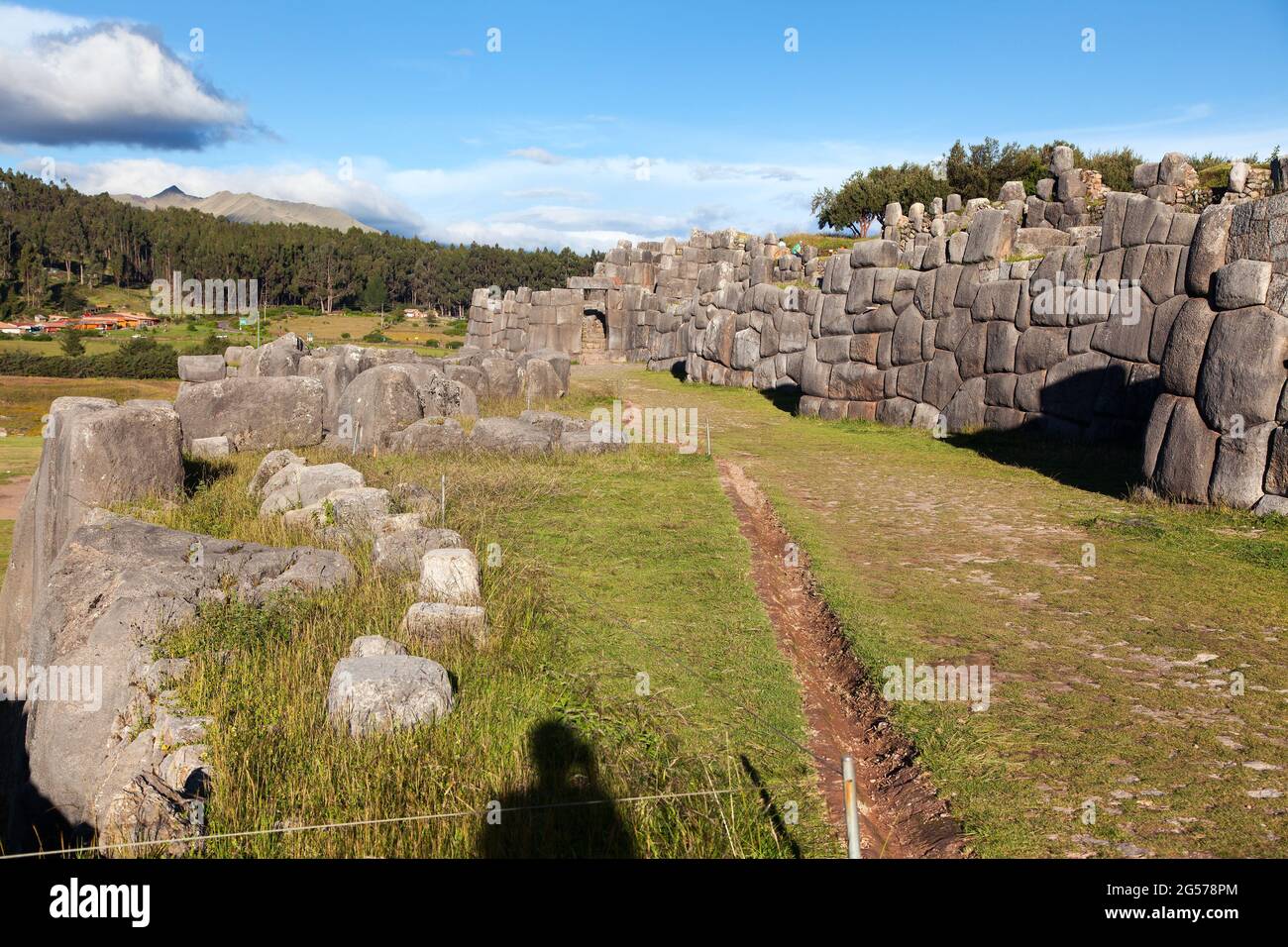 Vista di Sacsayhuaman, rovine Inca a Cusco o Cuzco città, Perù Foto Stock
