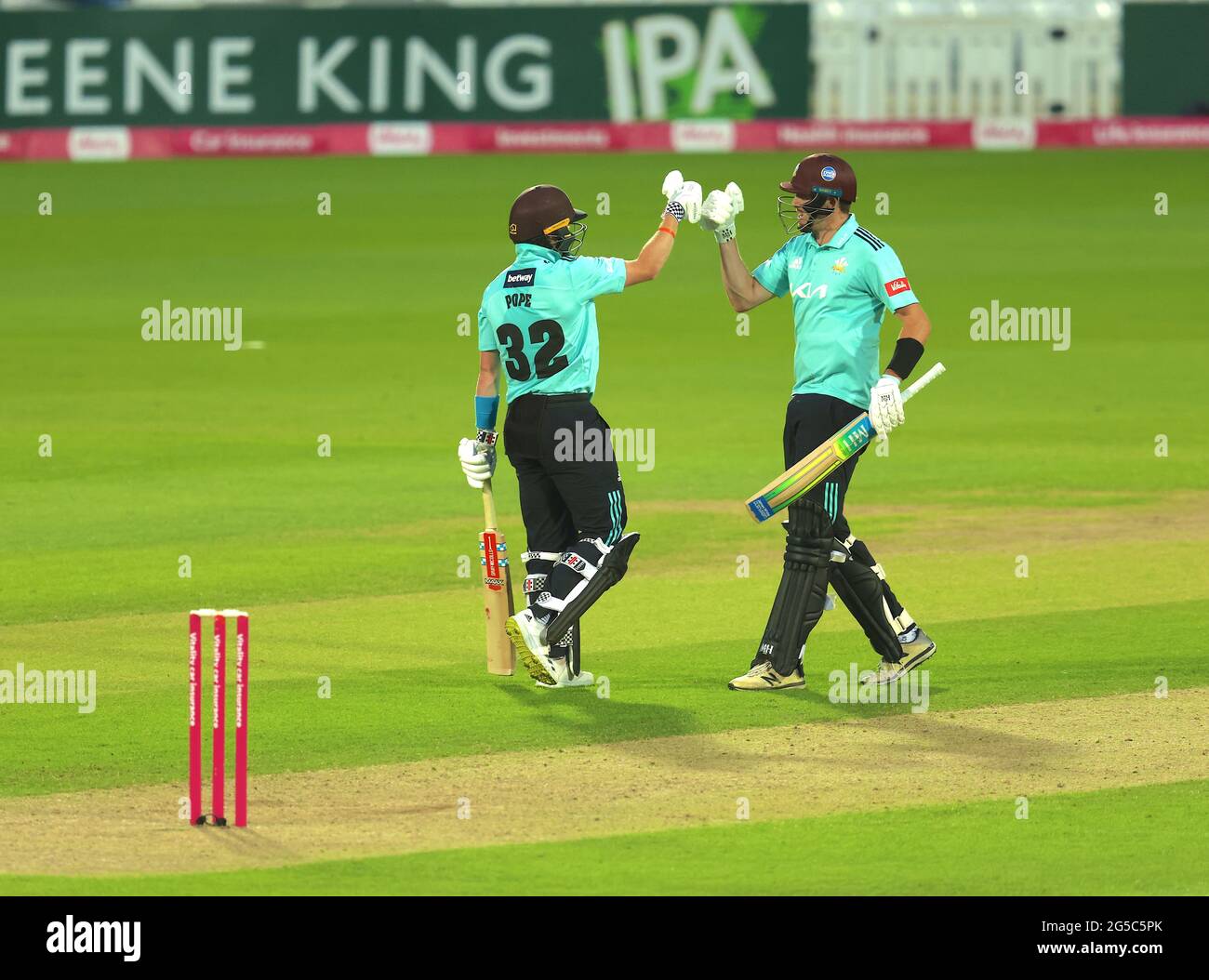 Londra, Regno Unito. 25 Giugno 2021. 25 giugno 2021. Londra, Regno Unito. Un'impressionante collaborazione tra Ollie Pope e Jamie Overton ha visto Surrey casa della vittoria contro Middlesex nella partita di cricket Vitality T20 Blast al Kia Oval. Credit: David Rowe/Alamy Live News Foto Stock