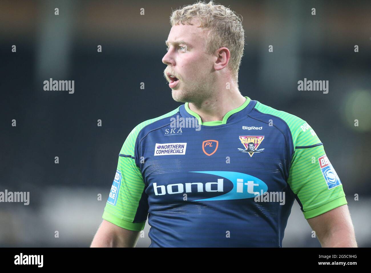 Hull, Regno Unito. 25 Giugno 2021. Jack Ashworth (18) di Huddersfield Giants durante il gioco in, il 25/2021/06. (Foto di David Greaves/News Images/Sipa USA) Credit: Sipa USA/Alamy Live News Credit: Sipa USA/Alamy Live News Foto Stock