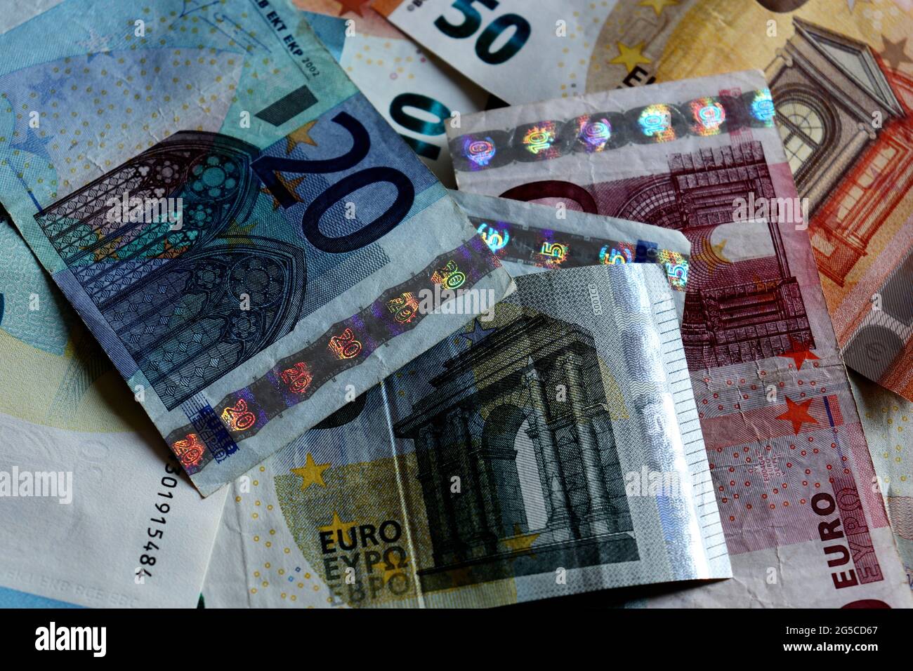 Closeup di un gruppo di banconote in euro (5, 10, 20, 50) Foto Stock