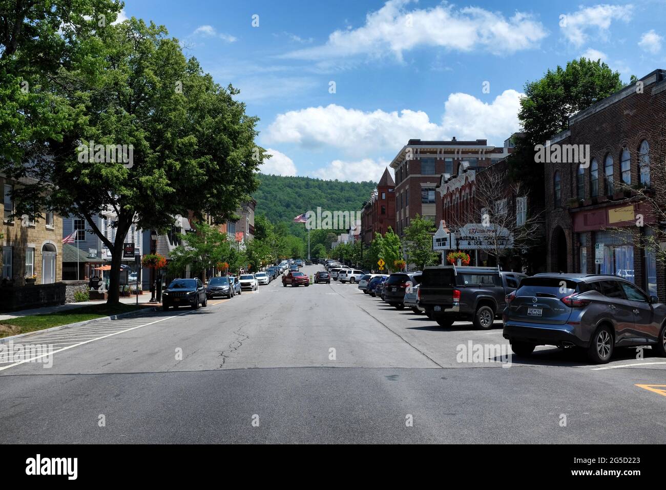 COOPERSTOWN, NEW YORK - 21 GIUGNO 2021: Main Street nella città di Upstate e sede della National Baseball Hall of Fame and Museum. Foto Stock