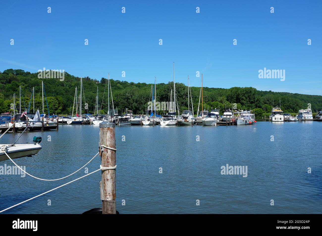 ITHACA, NEW YORK - 17 GIUGNO 2021: Porticciolo del Parco Marino di Allan H Treman. Foto Stock