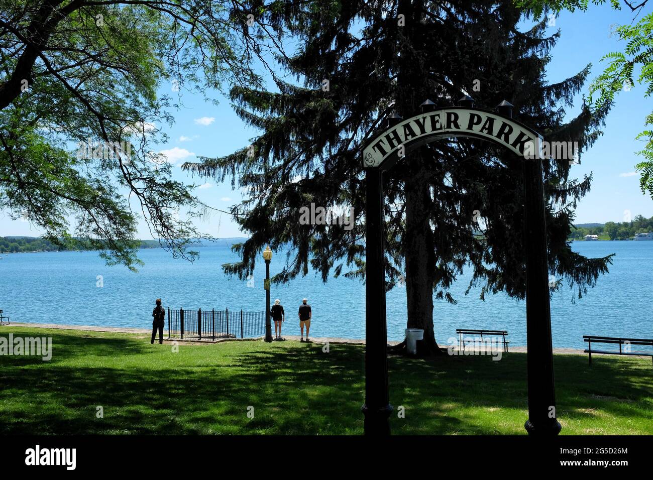 SKANEATELES, NEW YORK - 17 GIUGNO 2021: Thayer Park sul lago Skaneateles nella contea di Onondaga, New York. Skaneateles è dal Iroquois per il lago lungo. Foto Stock