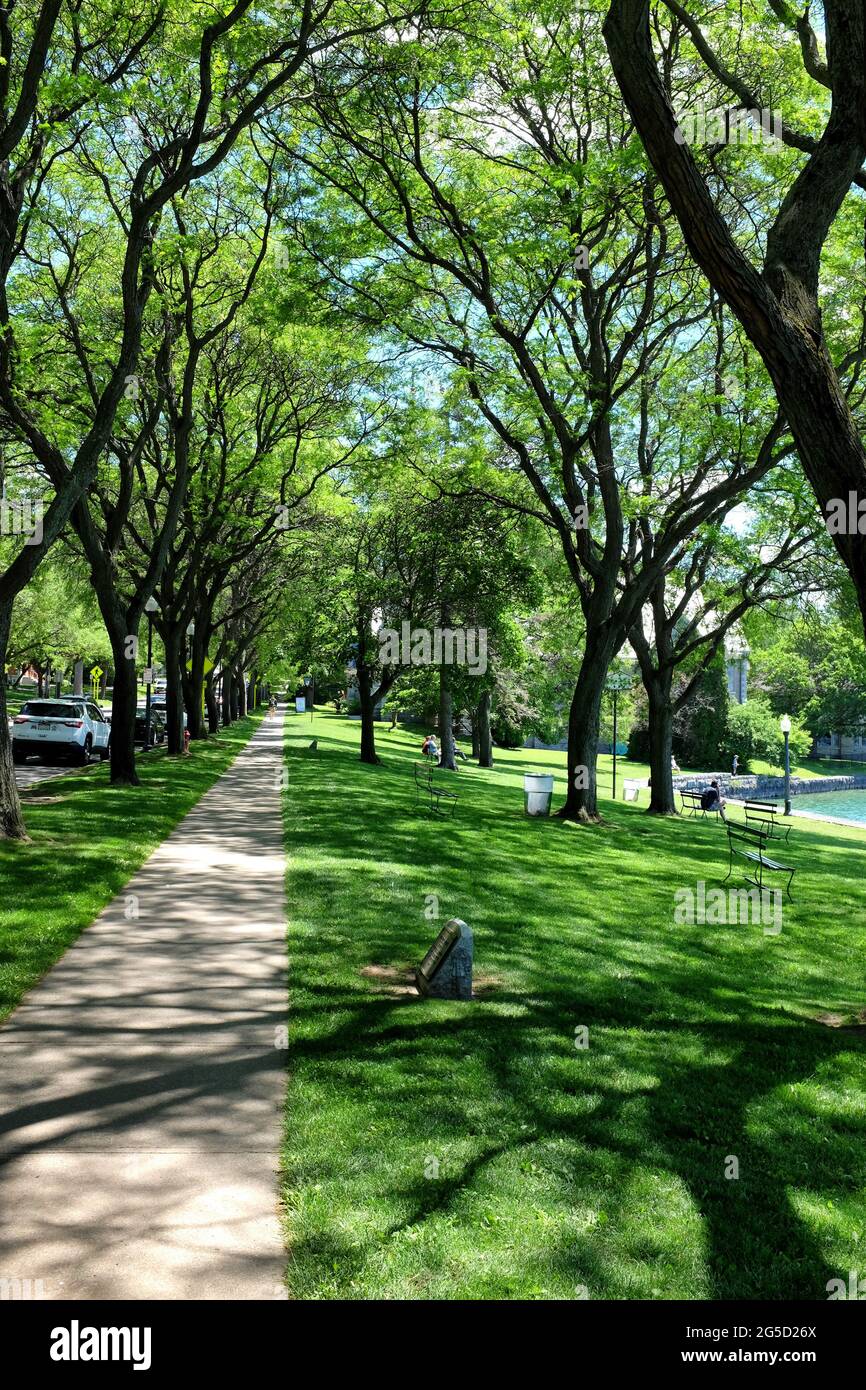 SKANEATELES, NEW YORK - 17 GIUGNO 2021: Thayer Park sul lago Skaneateles nella contea di Onondaga, New York. Skaneateles è dal Iroquois per il lago lungo. Foto Stock