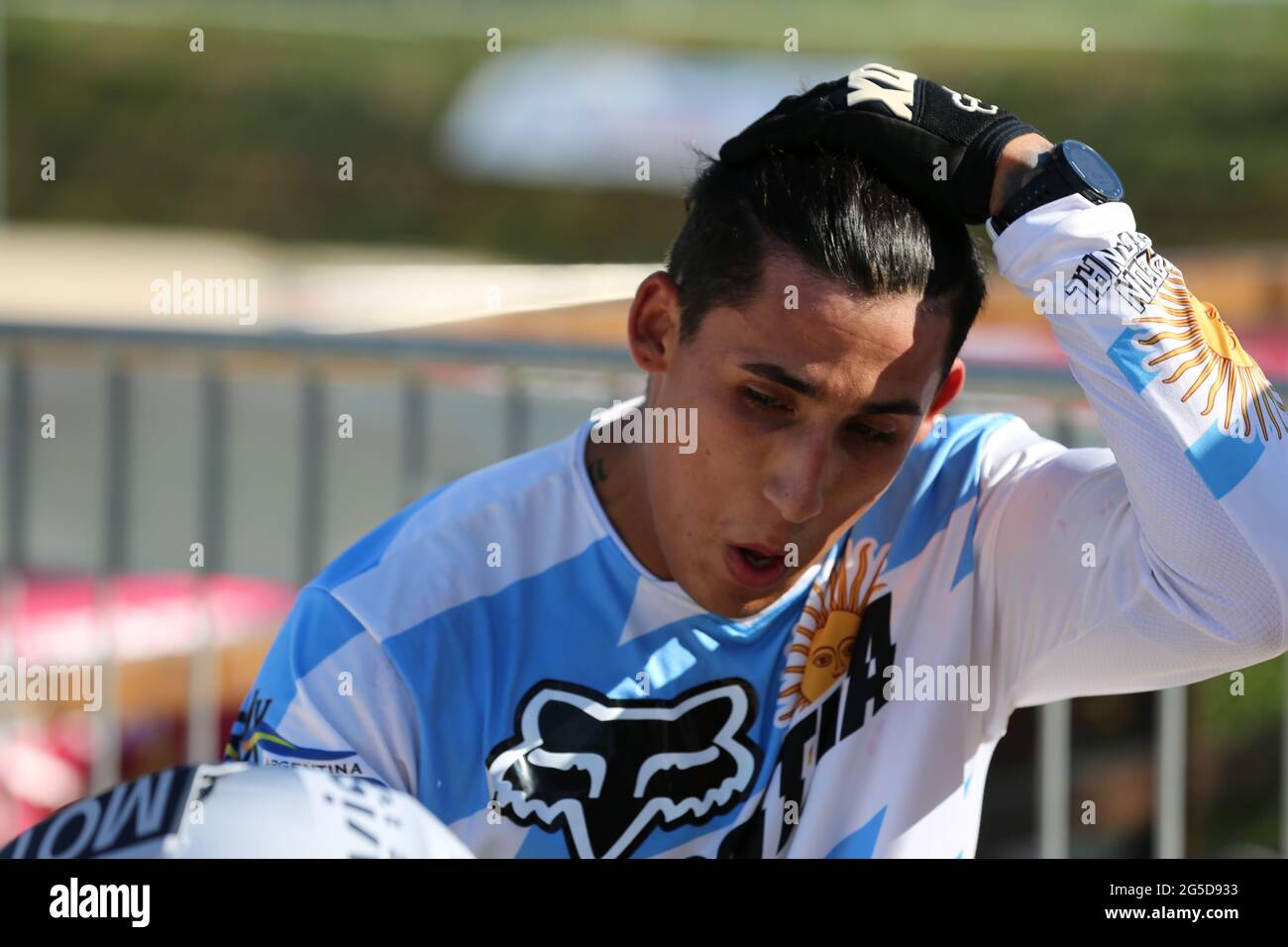 Nicolas TORRES dell'Argentina (143) termina terzo nella finale della Men Elite UCI BMX Supercross World Cup Round 1 alla BMX Olympic Arena l' 8 maggio Foto Stock