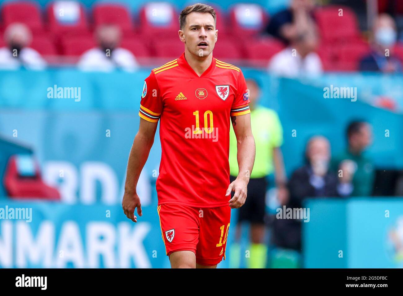 Aaron Ramsey del Galles durante il round UEFA Euro 2020 del 16 tenutosi presso la Johan Cruijff Arena di Amsterdam, Paesi Bassi. Data immagine: Sabato 26 giugno 2021. Foto Stock