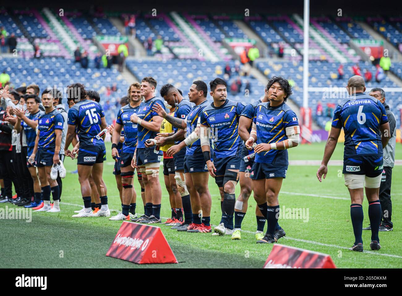 EDIMBURGO, SCOZIA. 26 giugno 2021. Il Team Japan saluta i fan dopo la partita della Coppa Lions 1888 tra i Lions britannici e irlandesi e il Giappone al BT Murrayfield Stadium di sabato 26 giugno 2021, EDIMBURGO, SCOZIA. Credit: Taka G Wu/Alamy Live News Foto Stock