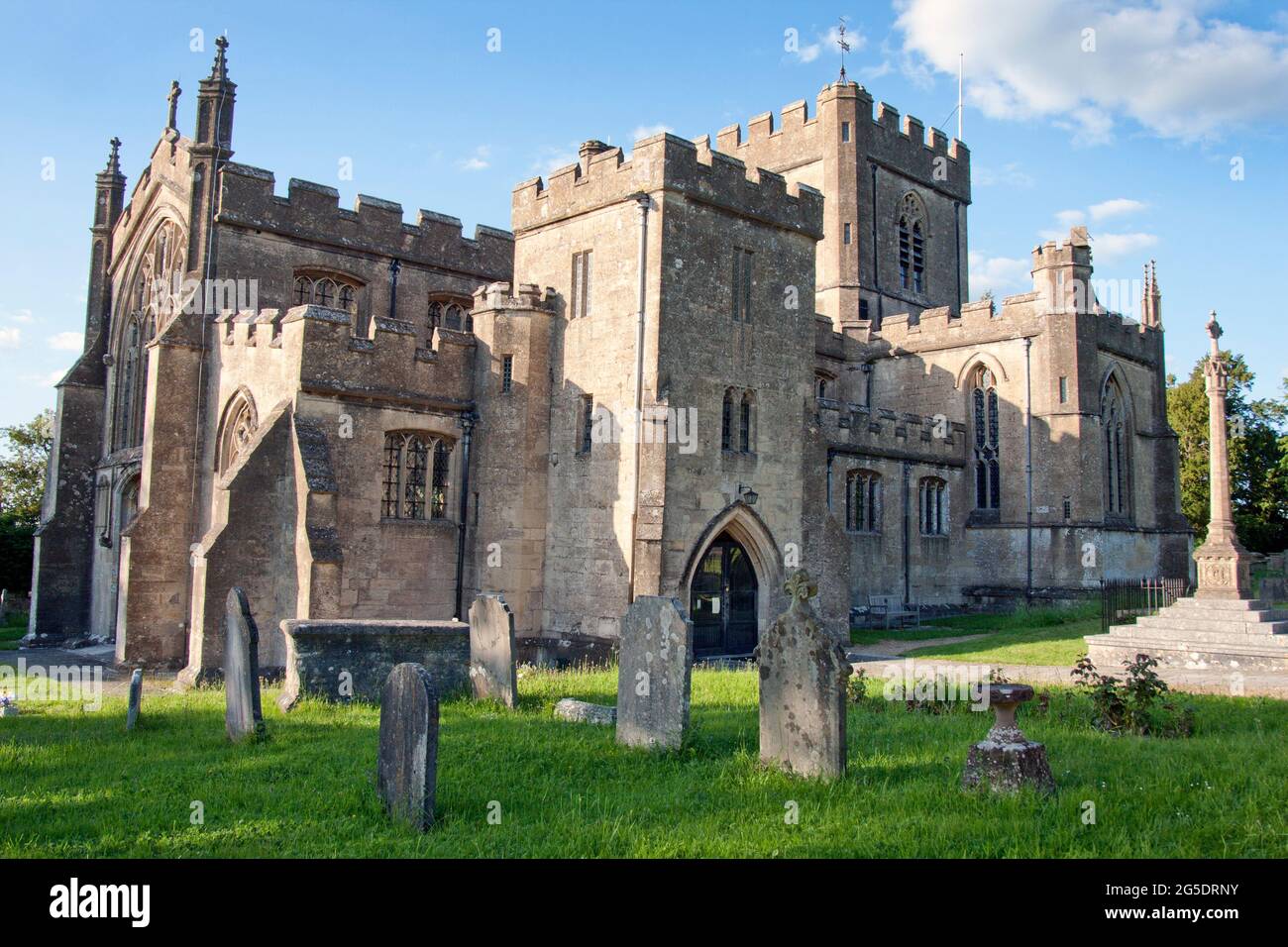 Edington Priory aka Beata Vergine Maria St Katherine & All Saints Church, Edington, Warminster, Wiltshire, Inghilterra Foto Stock