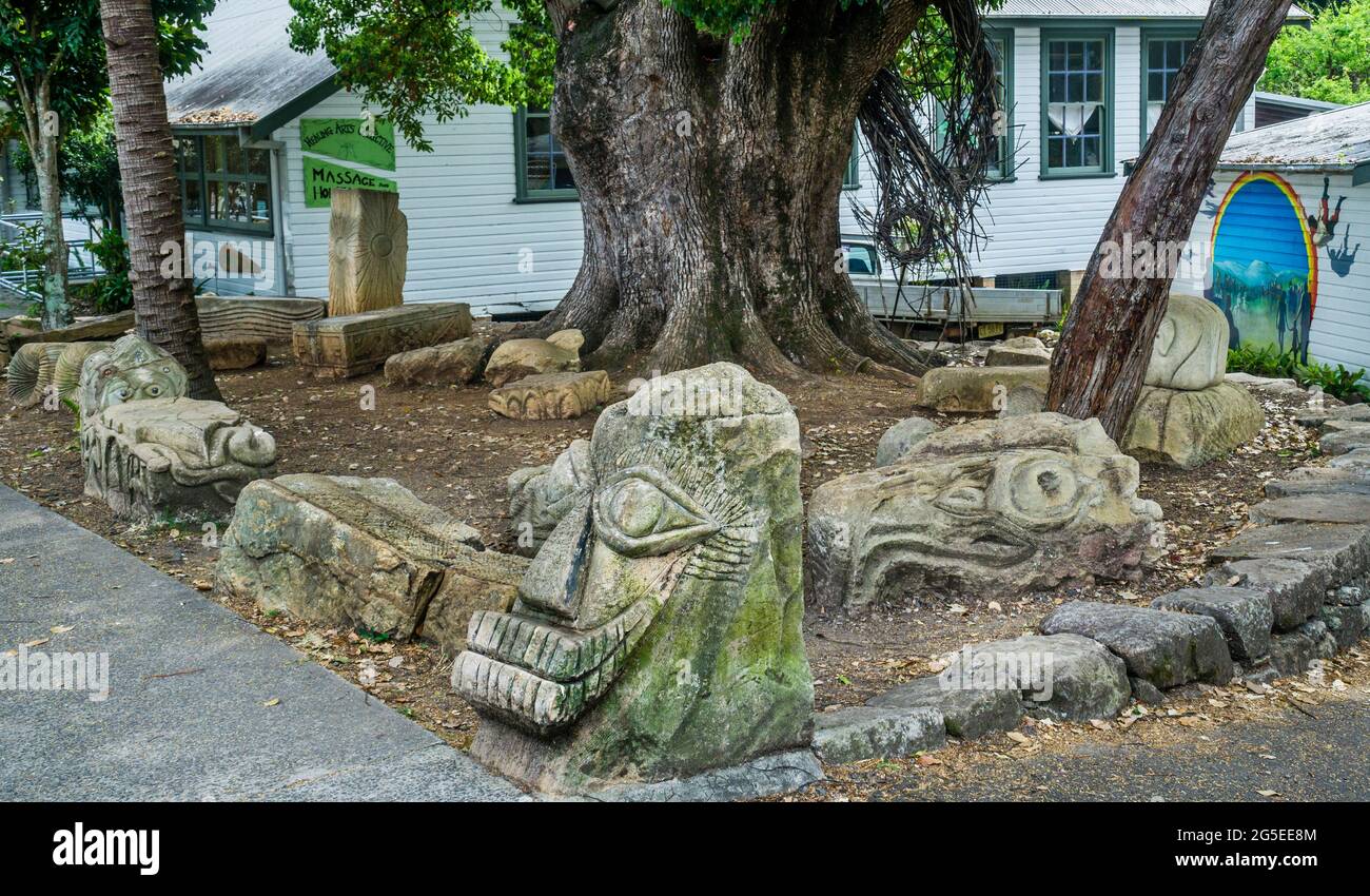 Sculture al Nimbin Community Center, Nimbin, zona dei fiumi del Nord, nuovo Galles del Sud, Australia Foto Stock
