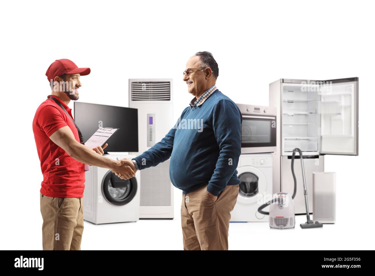 Acquista un assitant e un uomo maturo che fa la stretta di mano con elettrodomestici sul retro isolato su sfondo bianco Foto Stock