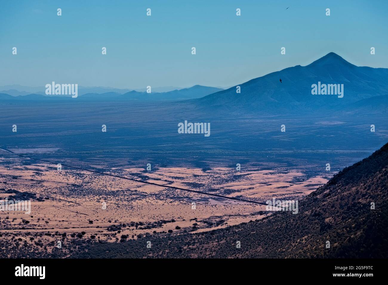 Vista del muro di confine, monumento a Coronado, Arizona, U.S.A Foto Stock
