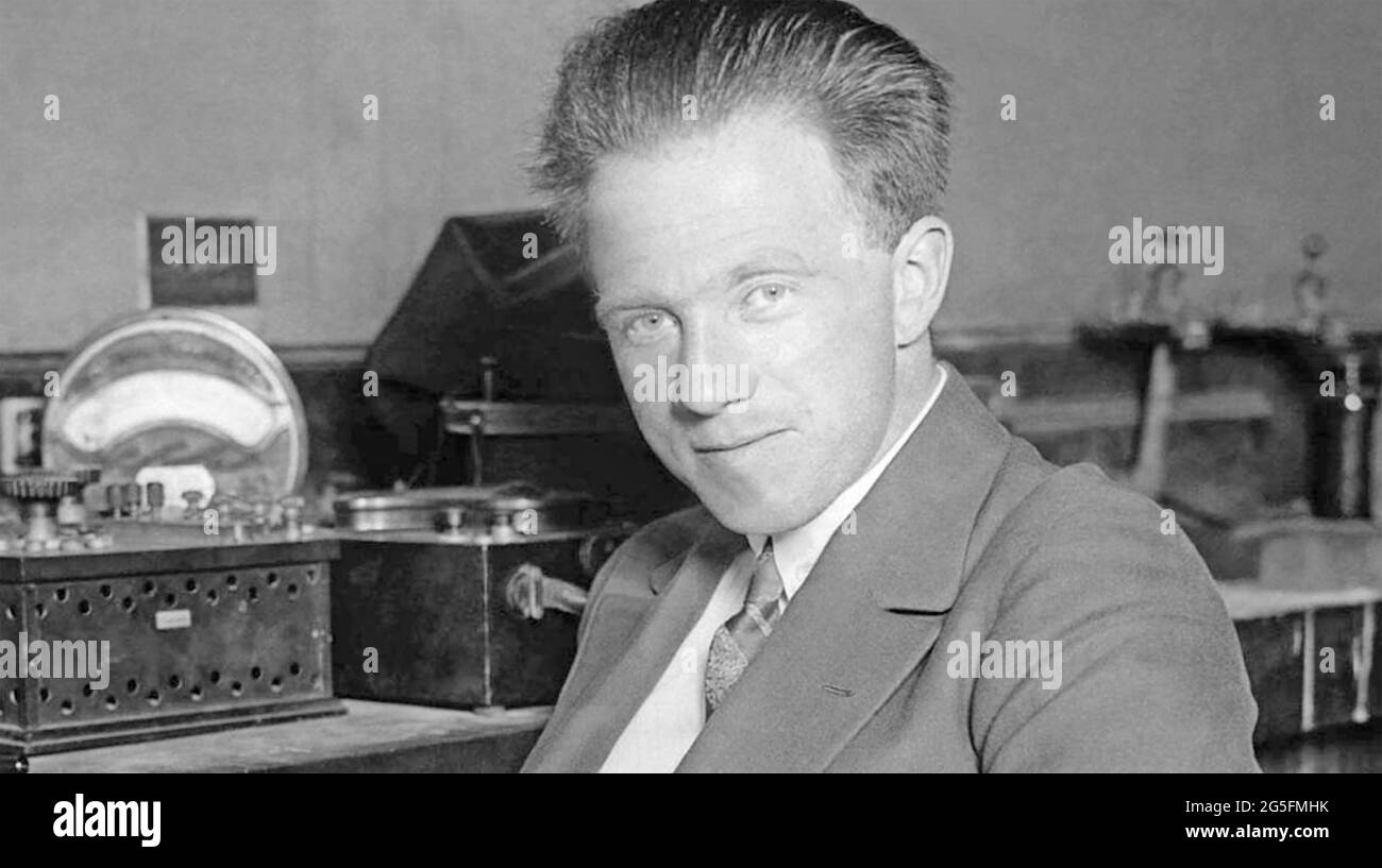 WERNER HEISENBERG (1901-1976) fisico teorico tedesco circa 1935 Foto Stock