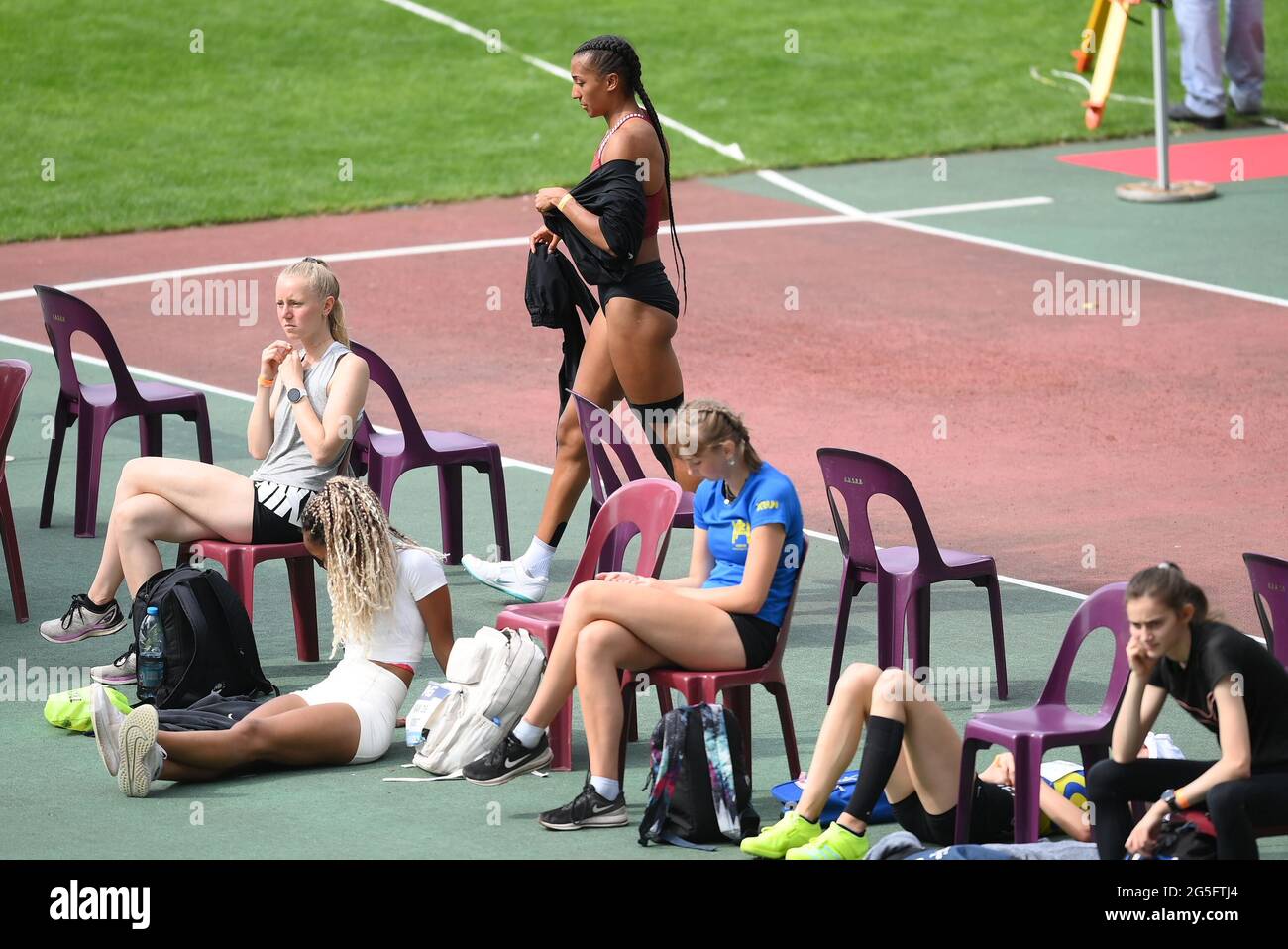 Il belga Nafissatou Nafi Thiam mostra la sconfitta durante la foto in azione durante la gara di alto salto femminile, ai campionati di atletica belgi, Foto Stock