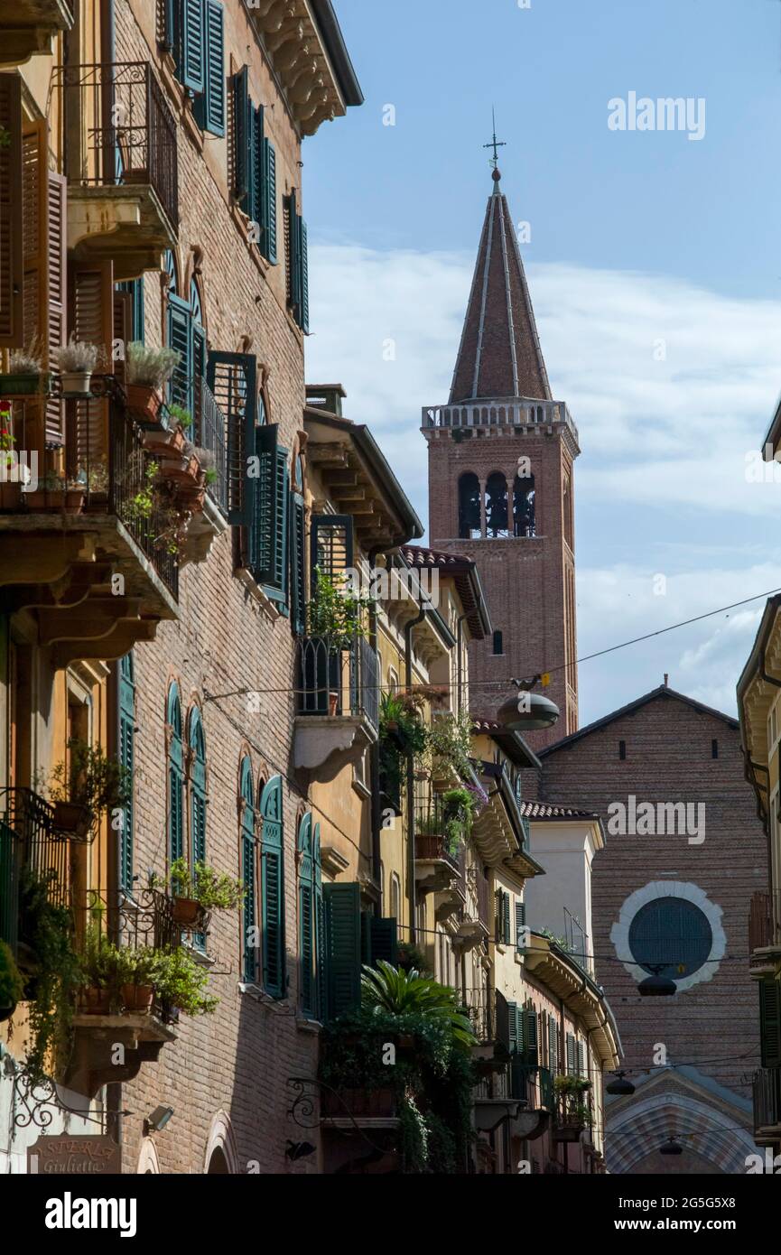 VERONA, ITALIA - 5 MAGGIO 2018 : Chiesa di Verona. Foto Stock