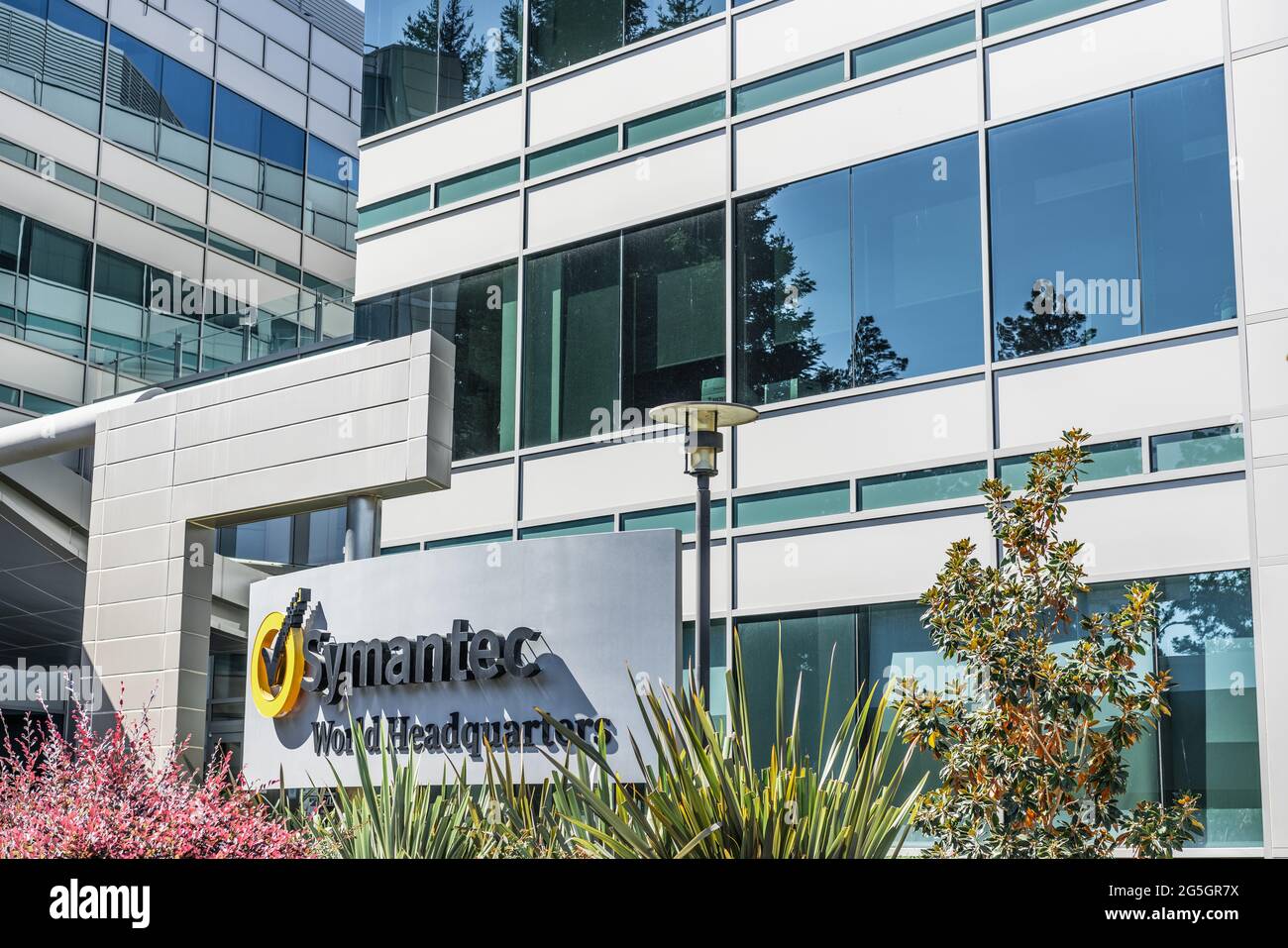 Set 26, 2020 Mountain View CA USA - Symantec ex sede mondiale nella Silicon Valley; Symantec Corp è diventato NortonLifeLock Inc dopo essere stato acquisito Foto Stock