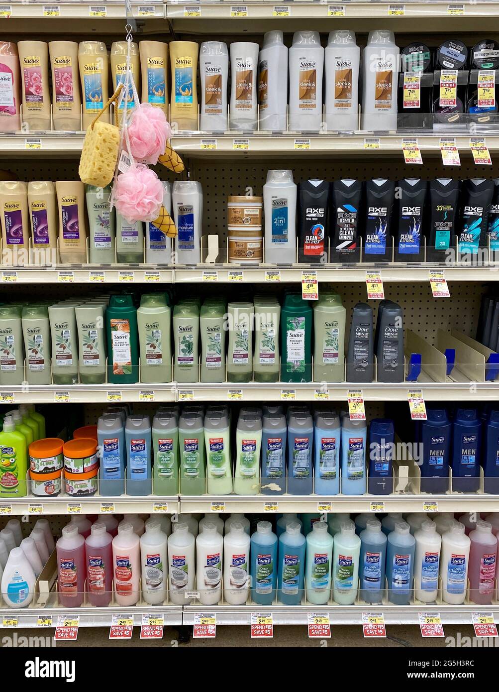 Suave prodotti per la cura dei capelli su scaffale in un negozio Jewel-Osco nella periferia di Chicago. Foto Stock