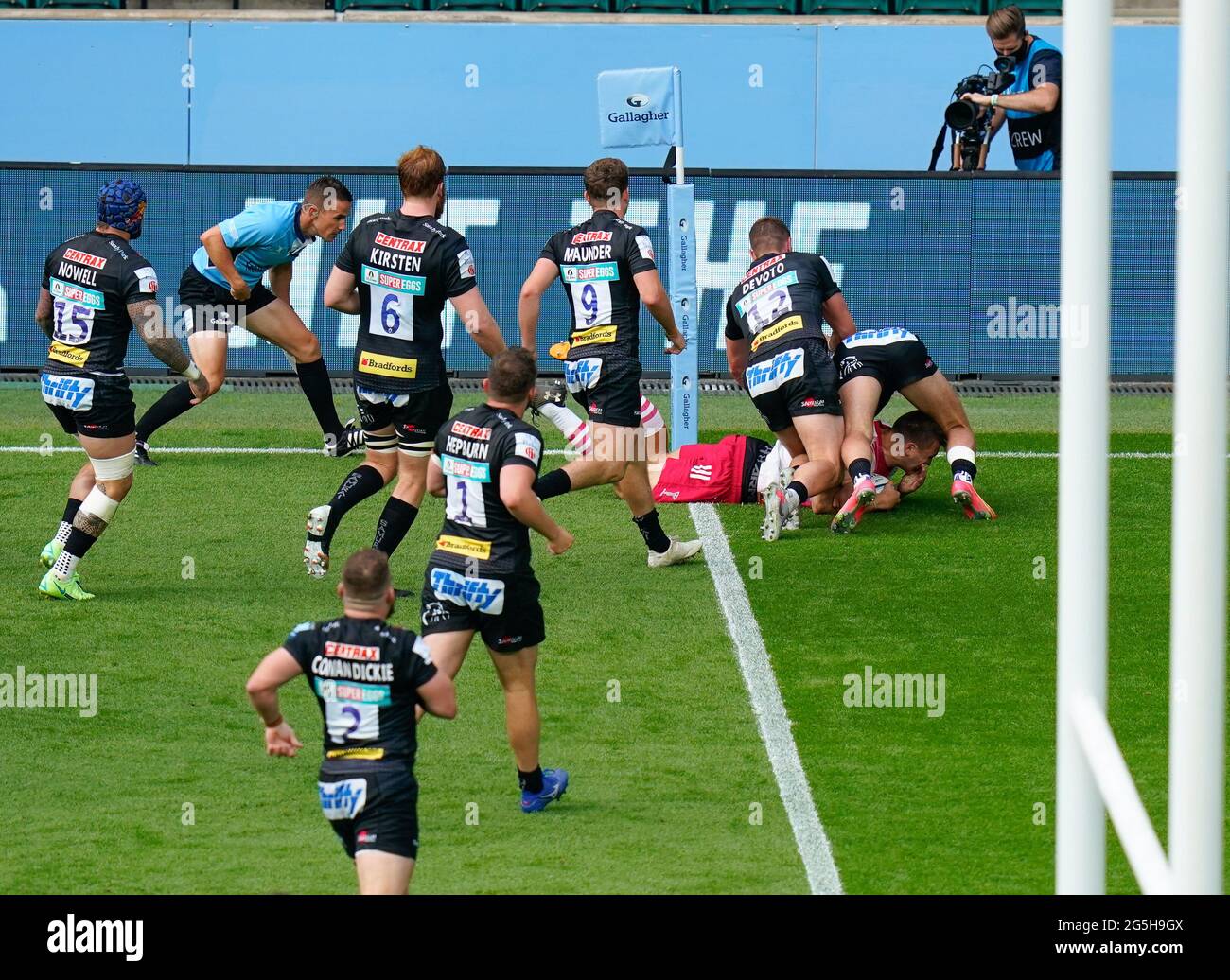 Il centro di Harlequins Andre Esterhuizen ha fatto una prova durante la Gallagher Premiership Rugby Final, Exeter Chiefs -V- Harlequins, sabato 26 giugno 20 Foto Stock