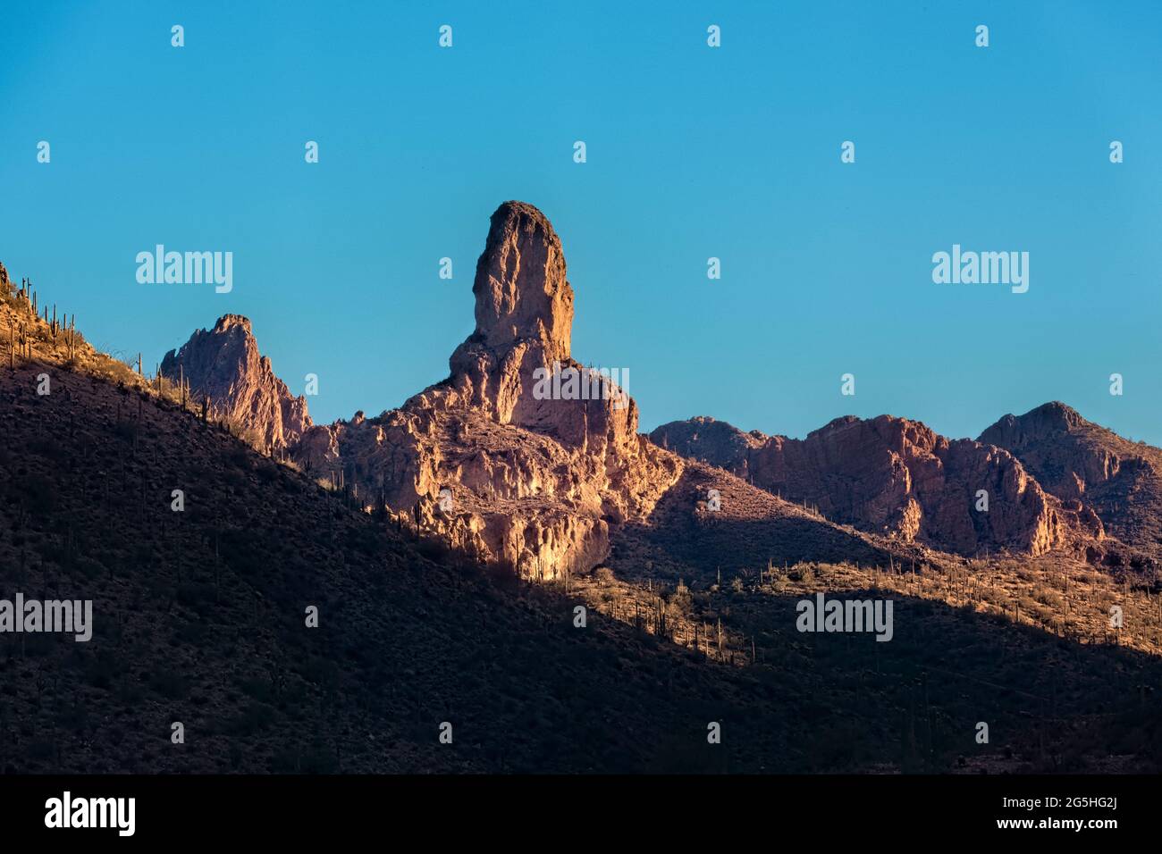 Escursioni attraverso le Superstition Mountains sull'Arizona Trail, Arizona, U.S.A Foto Stock