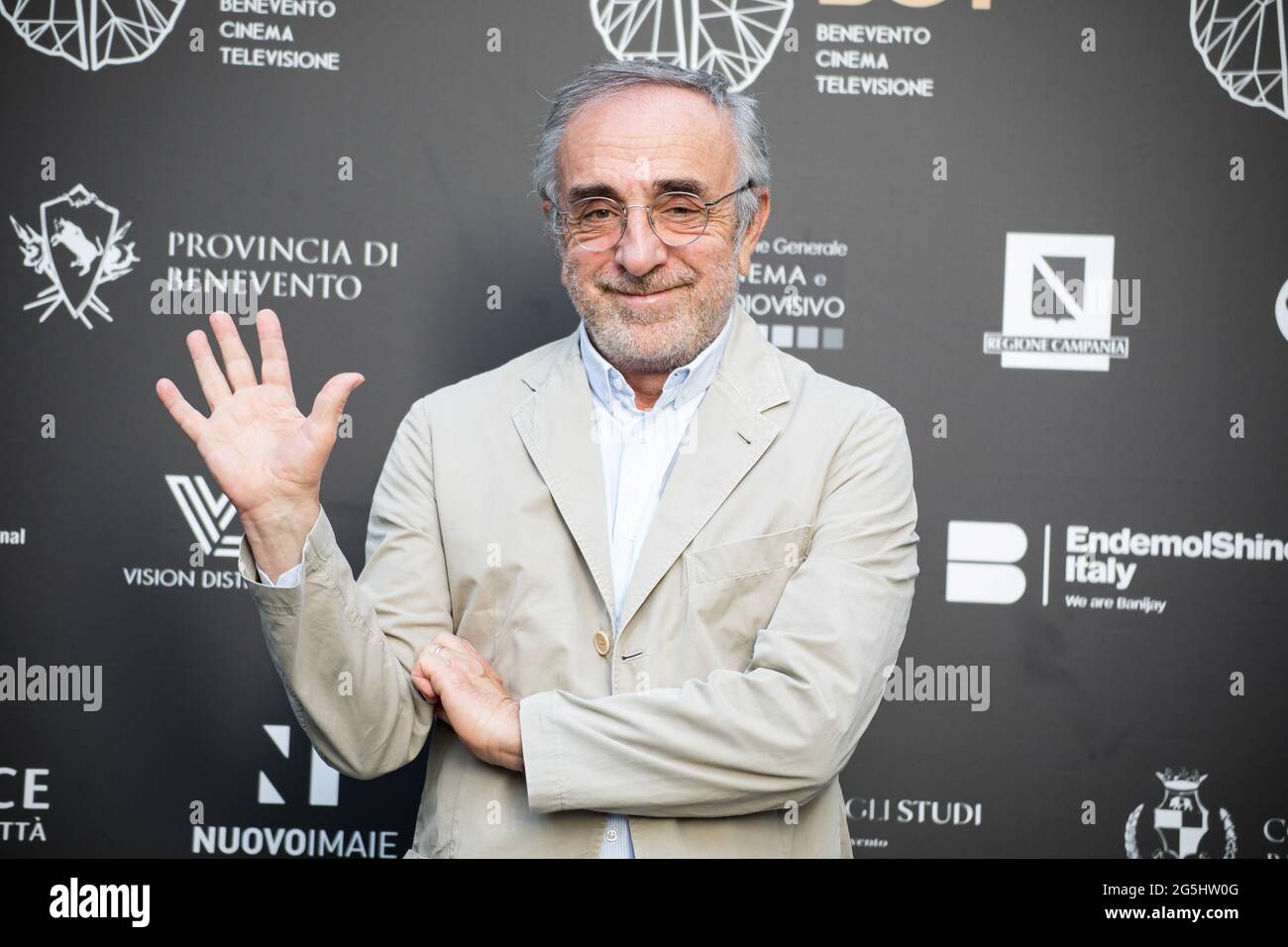 Benevento, Italia. 27 Giugno 2021. Silvio Orlando durante BCT - Festival Nazionale del Cinema e della Televisione 2021, intervista in Benevento, Italia, 27 giugno 2021 Credit: Independent Photo Agency/Alamy Live News Foto Stock