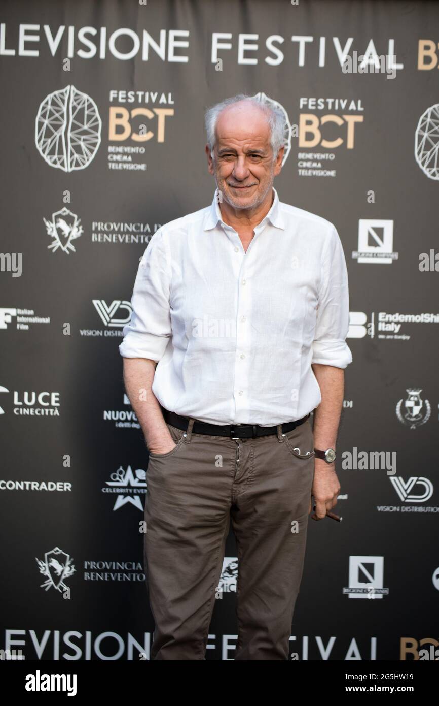 Benevento, Italia. 27 Giugno 2021. Toni Servillo durante BCT - Festival Nazionale del Cinema e della Televisione 2021, intervista in Benevento, Italia, 27 giugno 2021 Credit: Independent Photo Agency/Alamy Live News Foto Stock