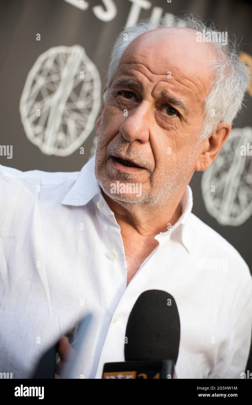 Benevento, Italia. 27 Giugno 2021. Toni Servillo durante BCT - Festival Nazionale del Cinema e della Televisione 2021, intervista in Benevento, Italia, 27 giugno 2021 Credit: Independent Photo Agency/Alamy Live News Foto Stock