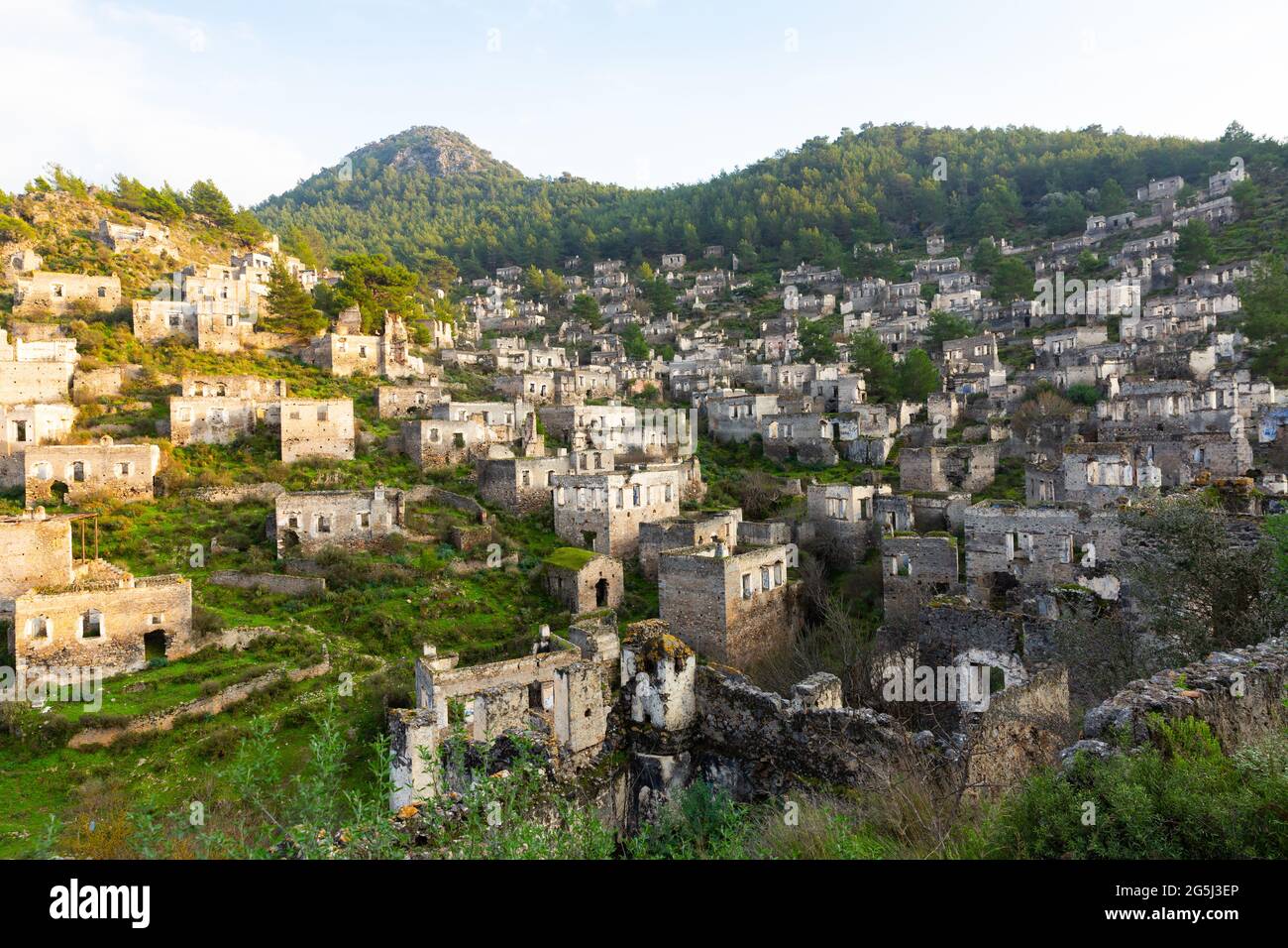 Veduta aerea dell'antico villaggio greco abbandonato di Kayakoy, Turchia Foto Stock