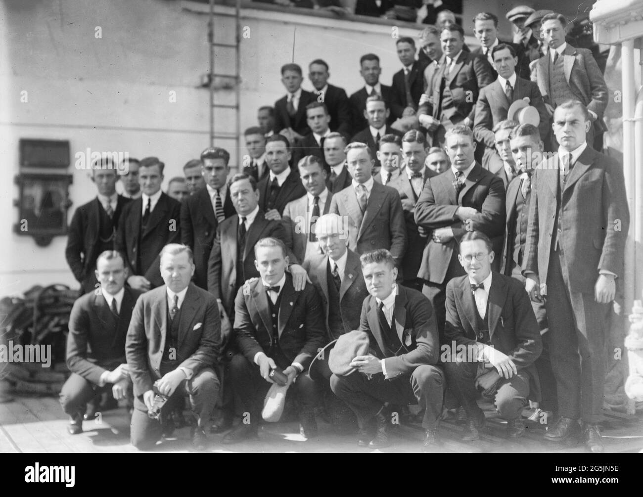 La fotografia mostra gli atleti olimpici che ritornano dalle Olimpiadi estive in Europa sull'Aquitania il 17 settembre 1920 Foto Stock